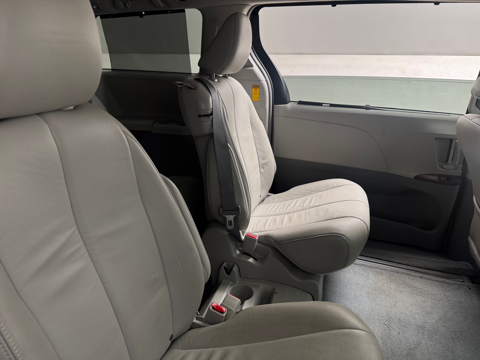 Thumbnail: 2014 Toyota Sienna - 5