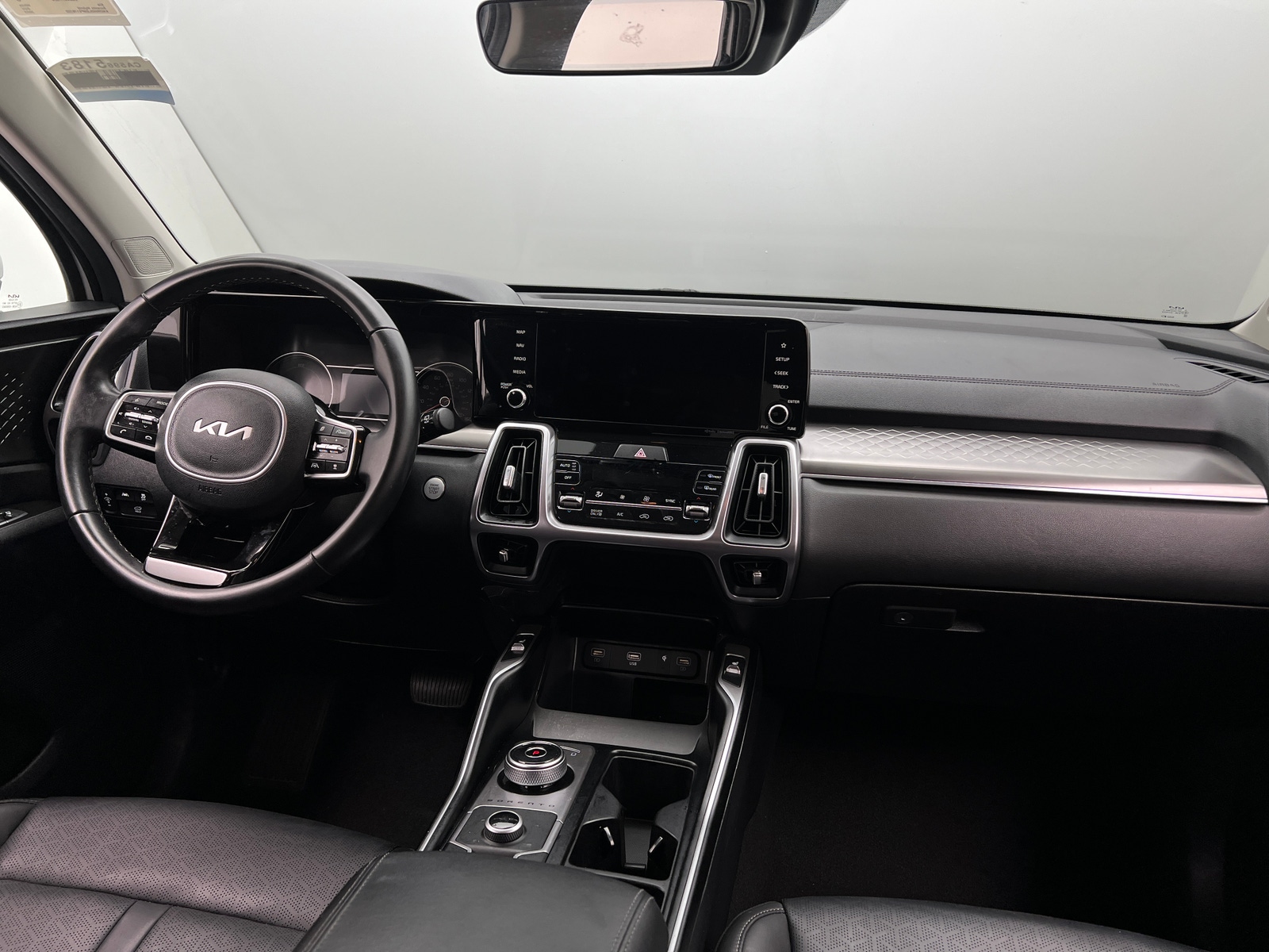 Thumbnail: 2023 Kia Sorento - 2