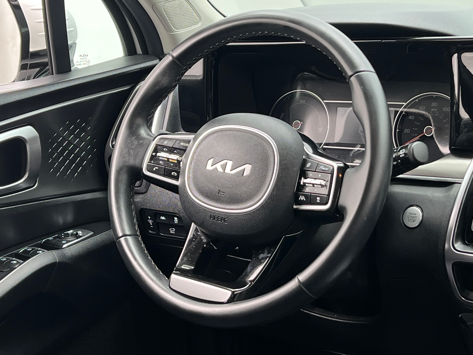Thumbnail: 2023 Kia Sorento - 4