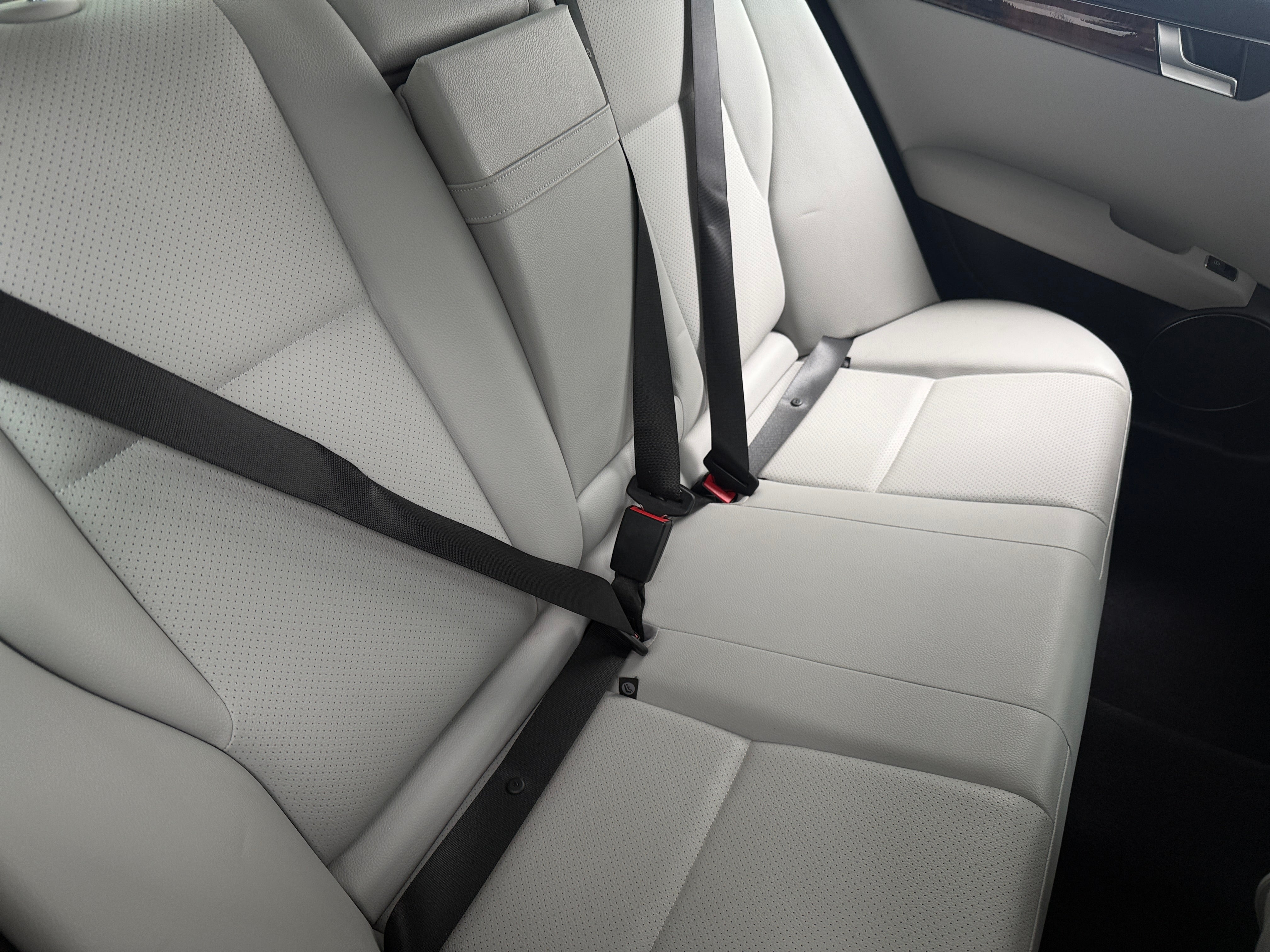 2012 Mercedes-Benz C-Class C300 Luxury - Photo 4