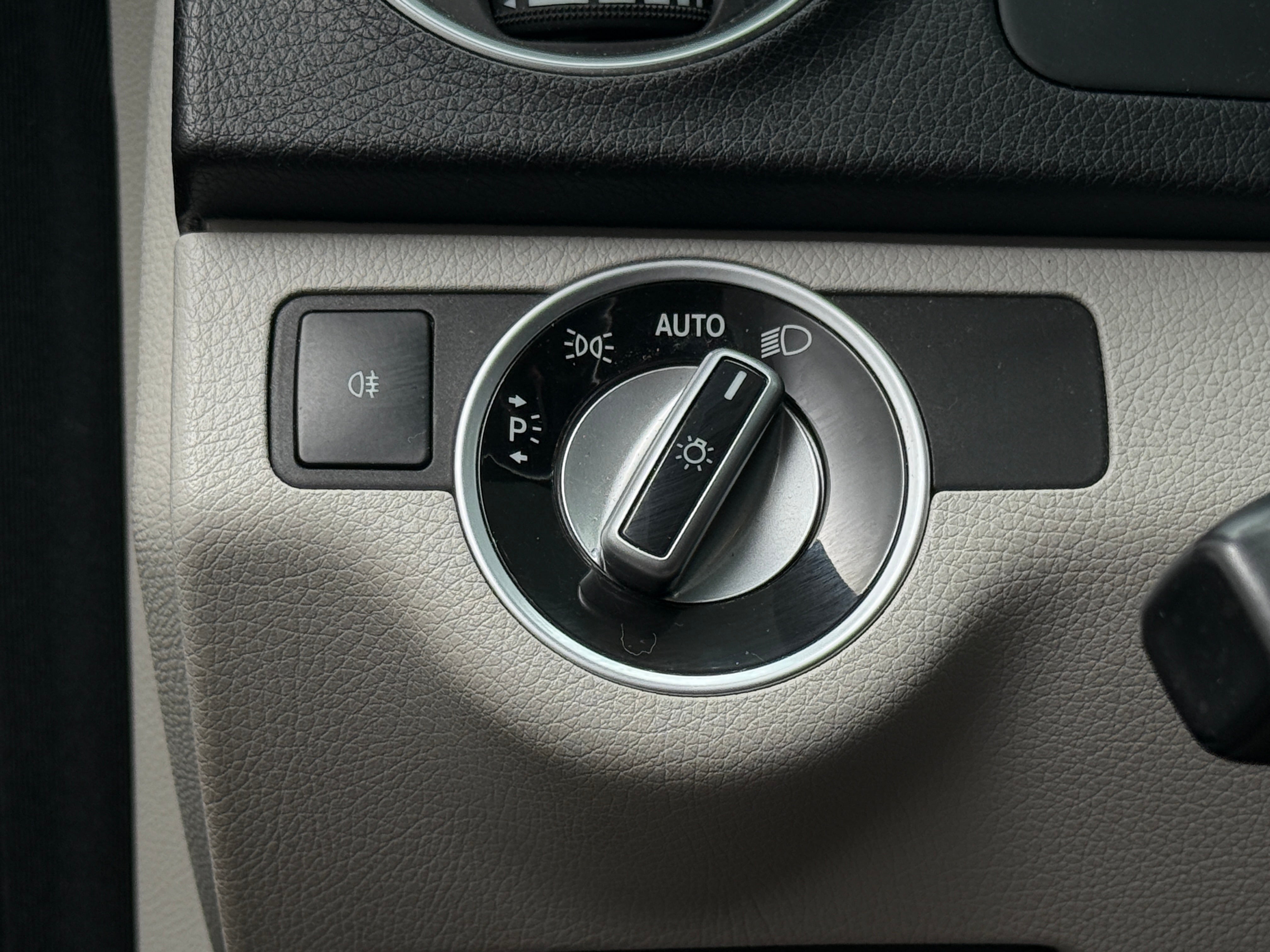 2012 Mercedes-Benz C-Class C300 Luxury - Photo 3