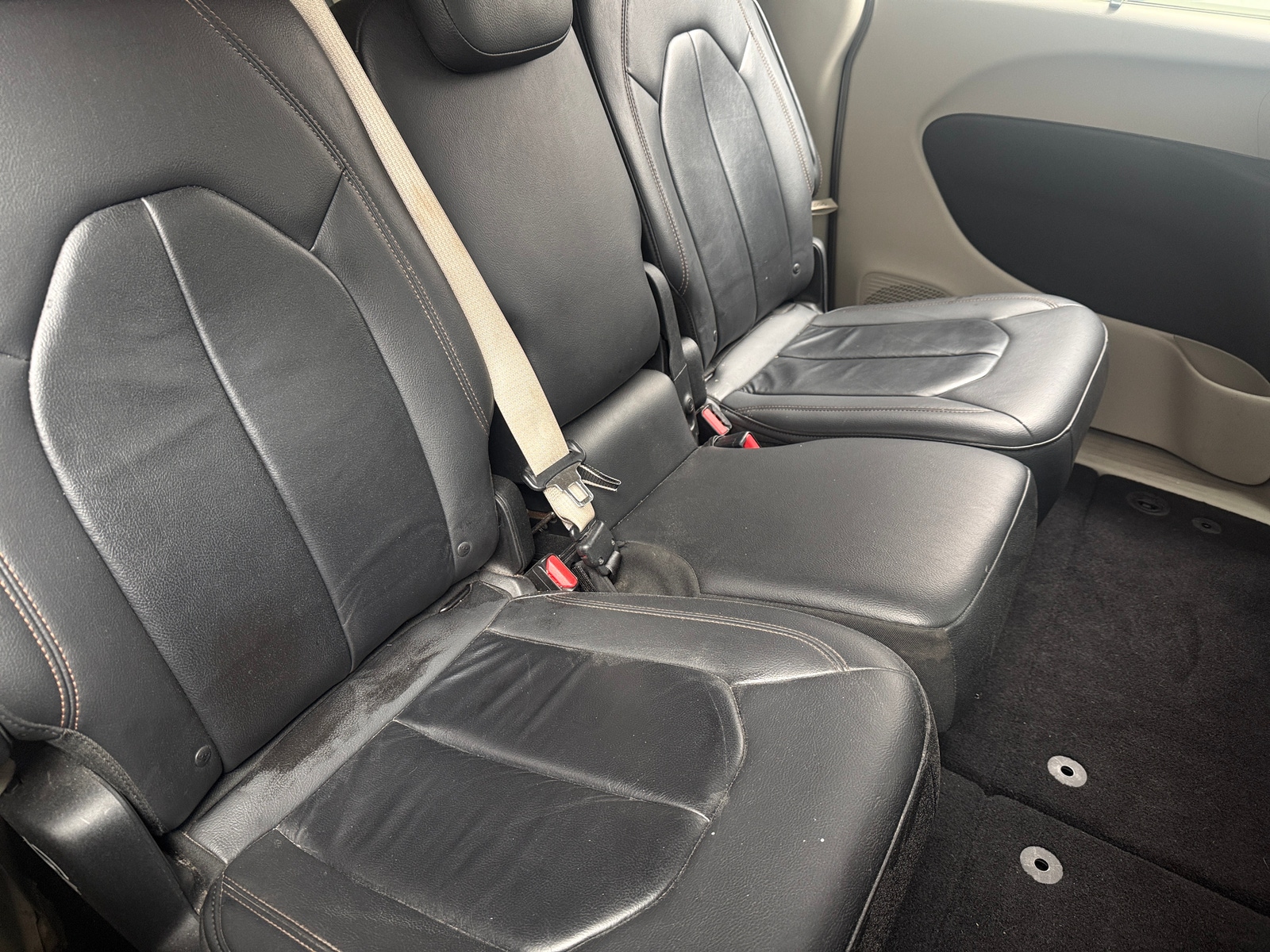 Thumbnail: 2017 Chrysler Pacifica - 5