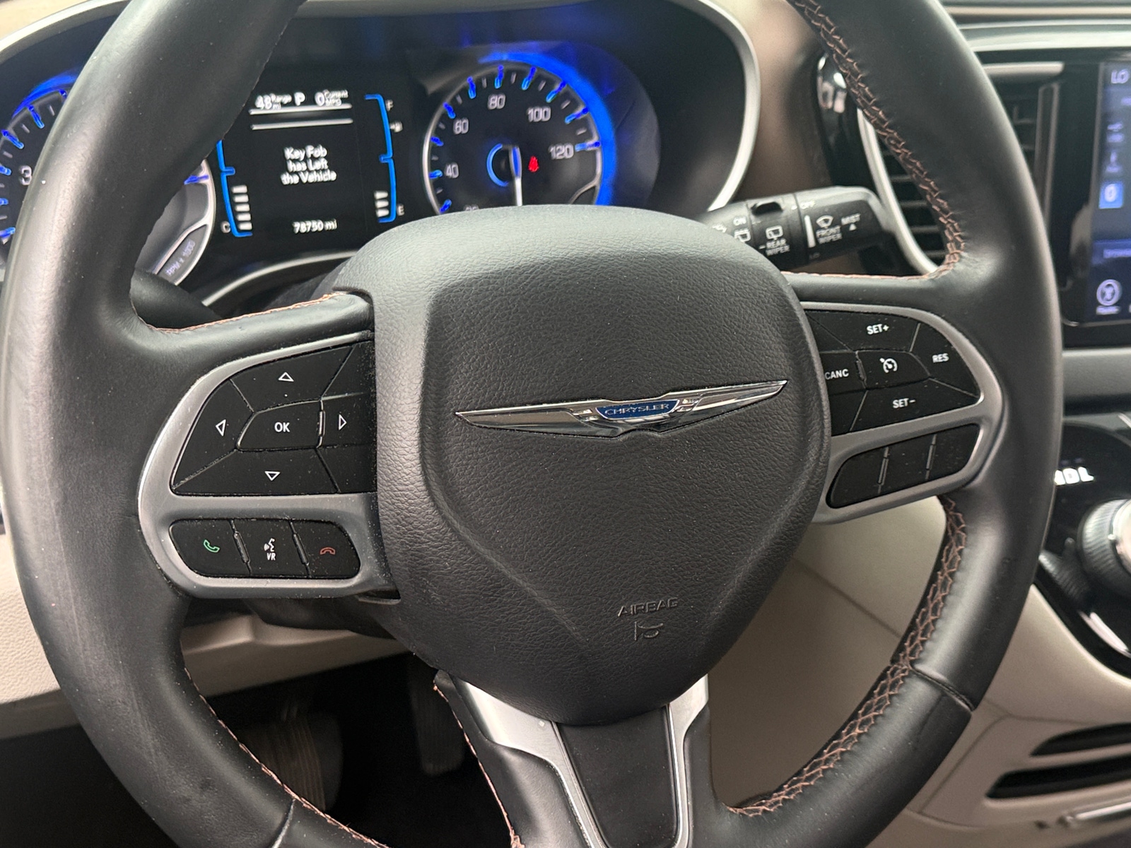 Thumbnail: 2017 Chrysler Pacifica - 4