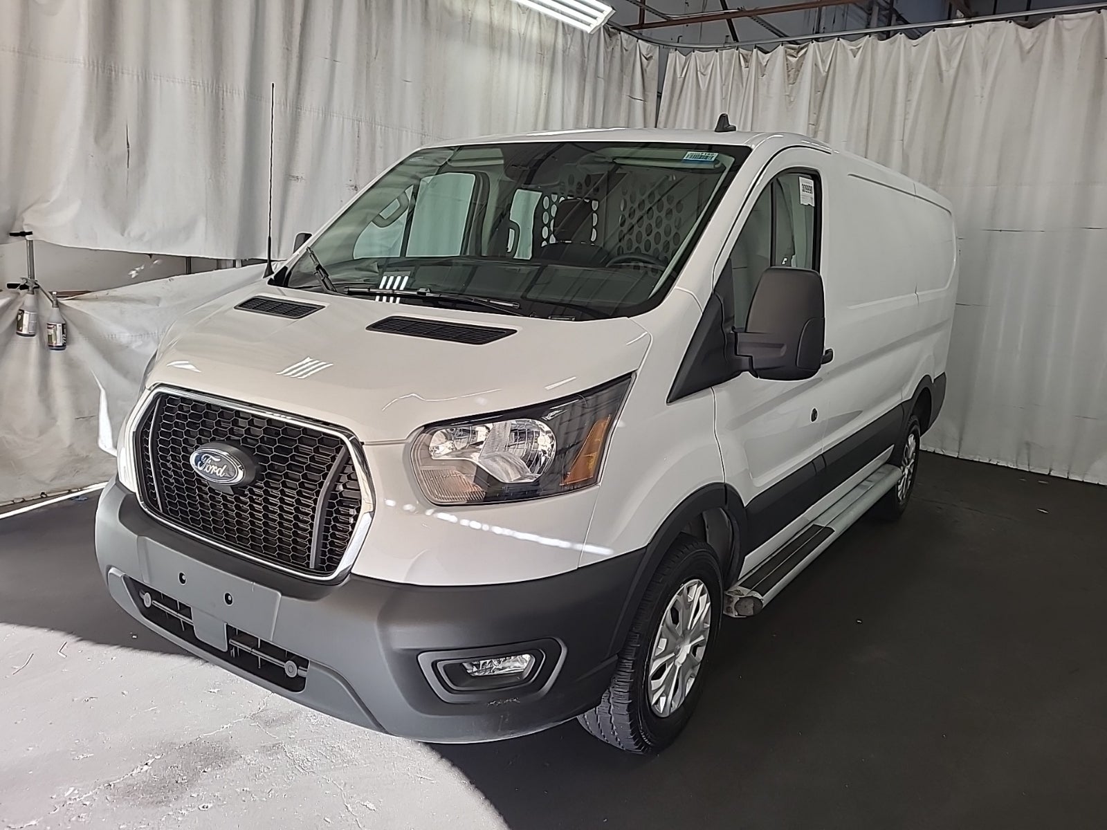 2025 Ford T250 Vans 3.5l V6 Di Dohc Gas T250 Vans Low Roof Cargo Van RWD 148 2d