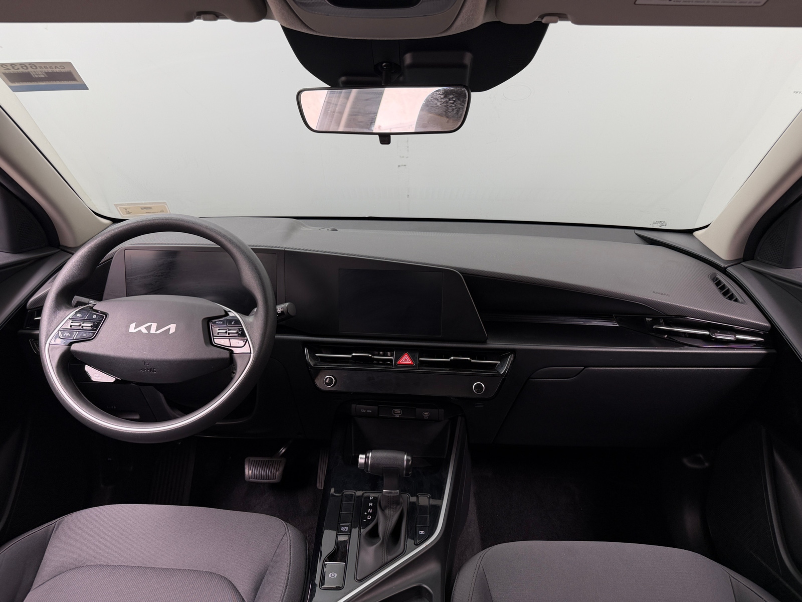 Thumbnail: 2024 Kia Niro - 3