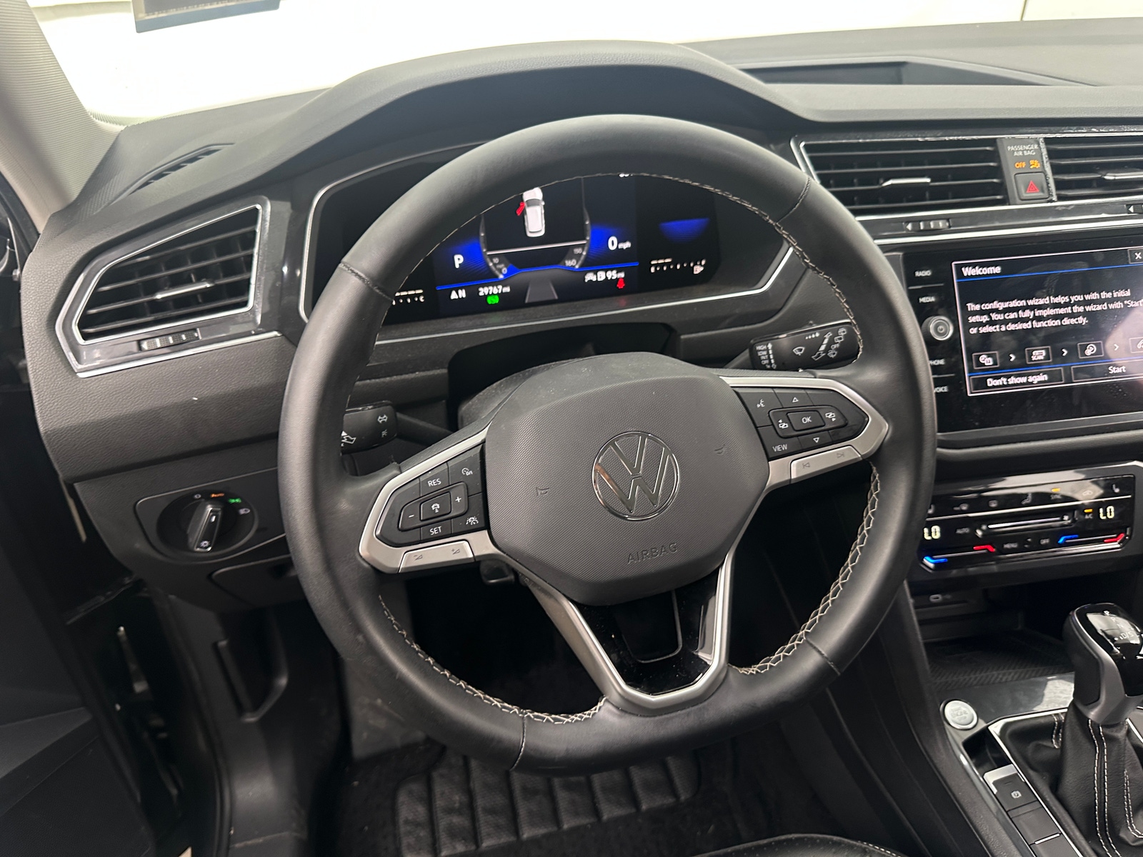 Thumbnail: 2022 Volkswagen Tiguan - 4