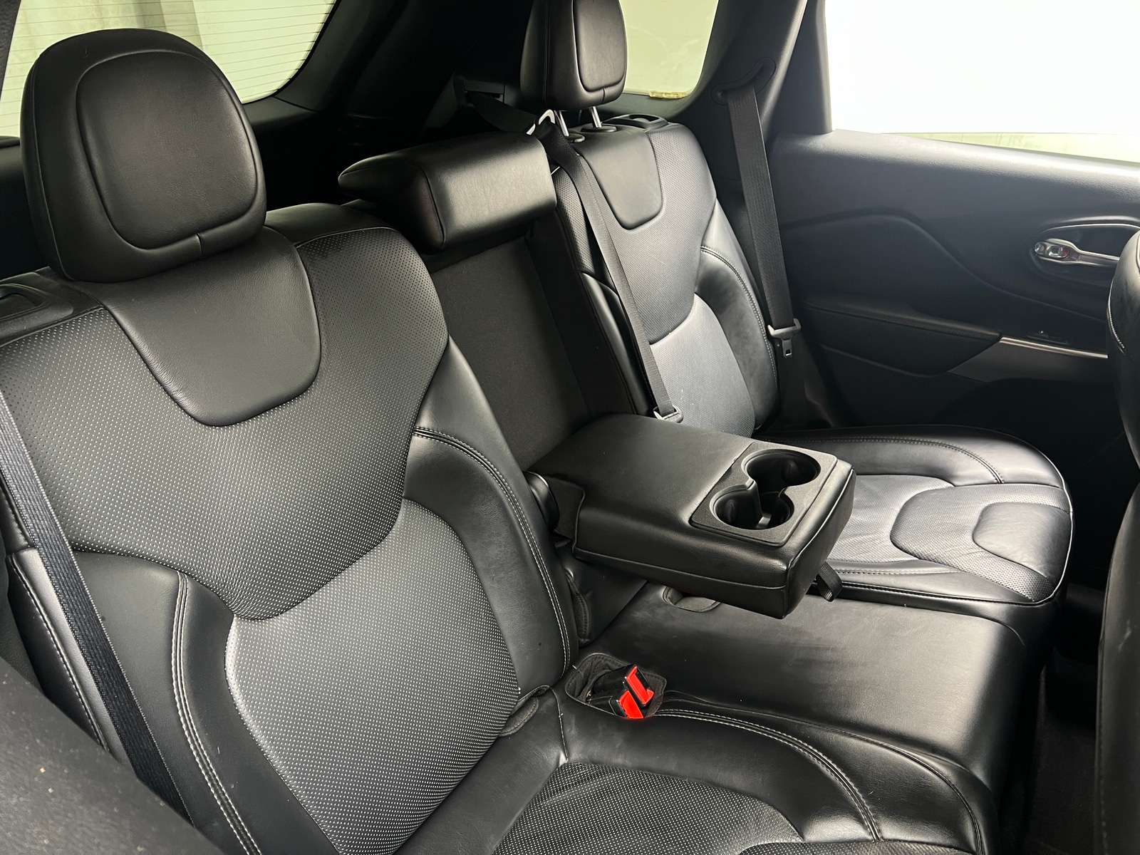 Thumbnail: 2020 Jeep Cherokee - 5