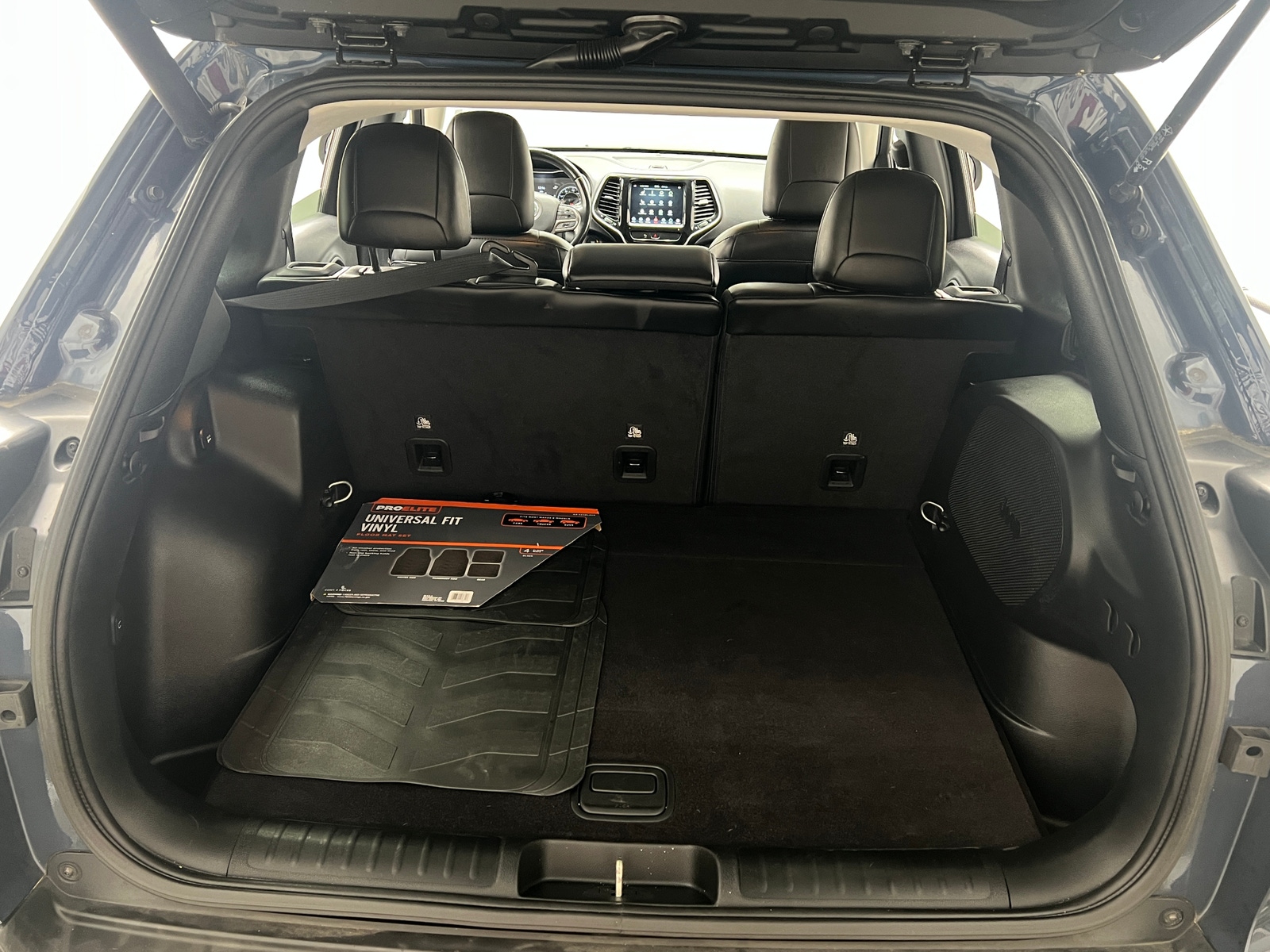 Thumbnail: 2020 Jeep Cherokee - 6