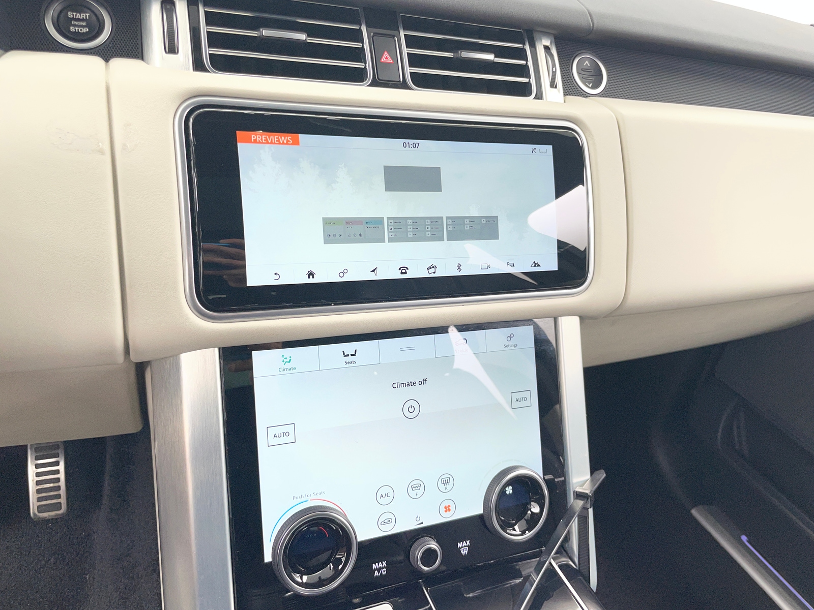 Thumbnail: 2022 Land Rover Range Rover - 3