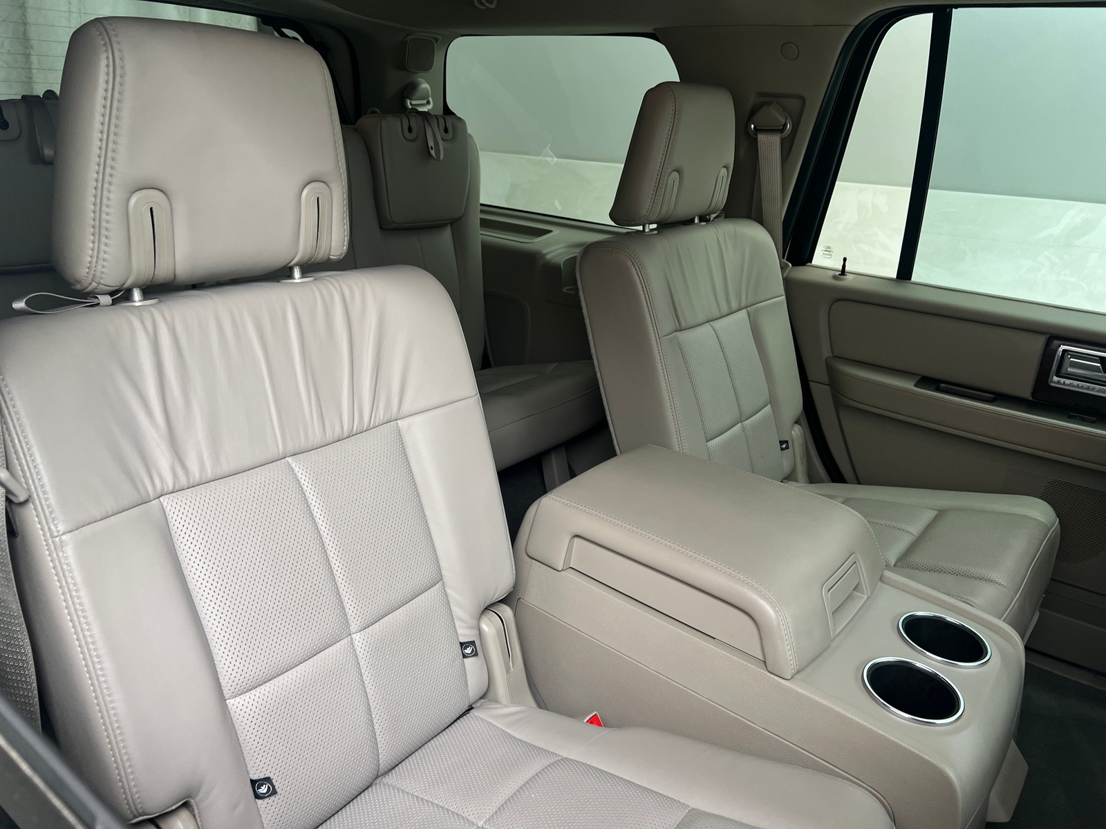 Thumbnail: 2011 Lincoln Navigator - 5