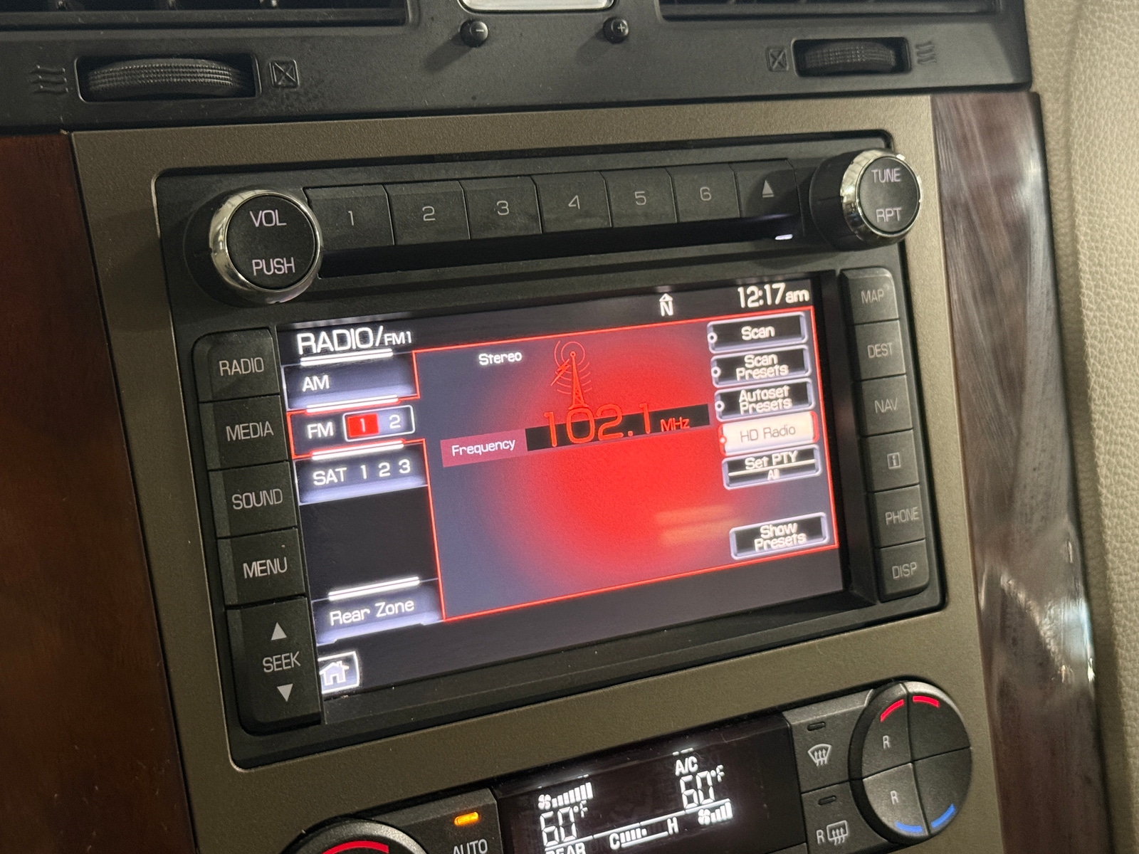 Thumbnail: 2011 Lincoln Navigator - 3