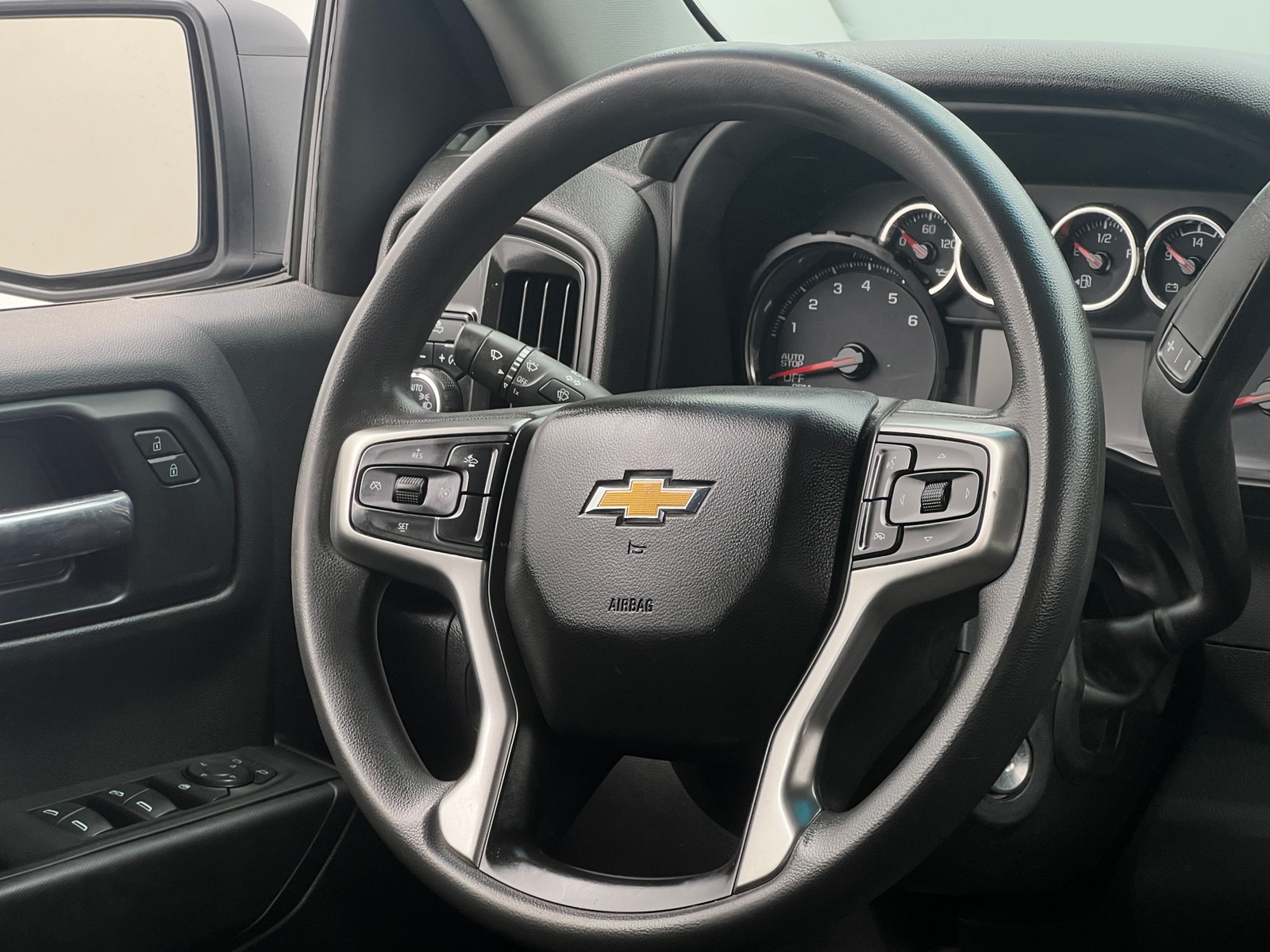 Thumbnail: 2022 Chevrolet Silverado 1500 - 5