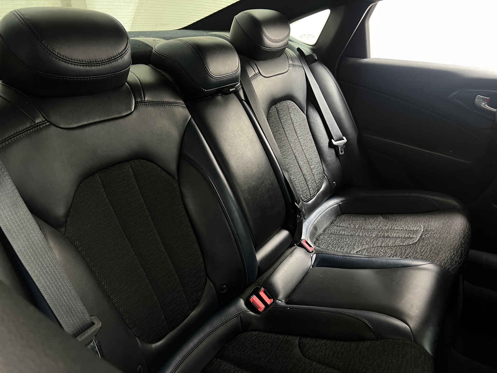 Thumbnail: 2015 Chrysler 200 - 5