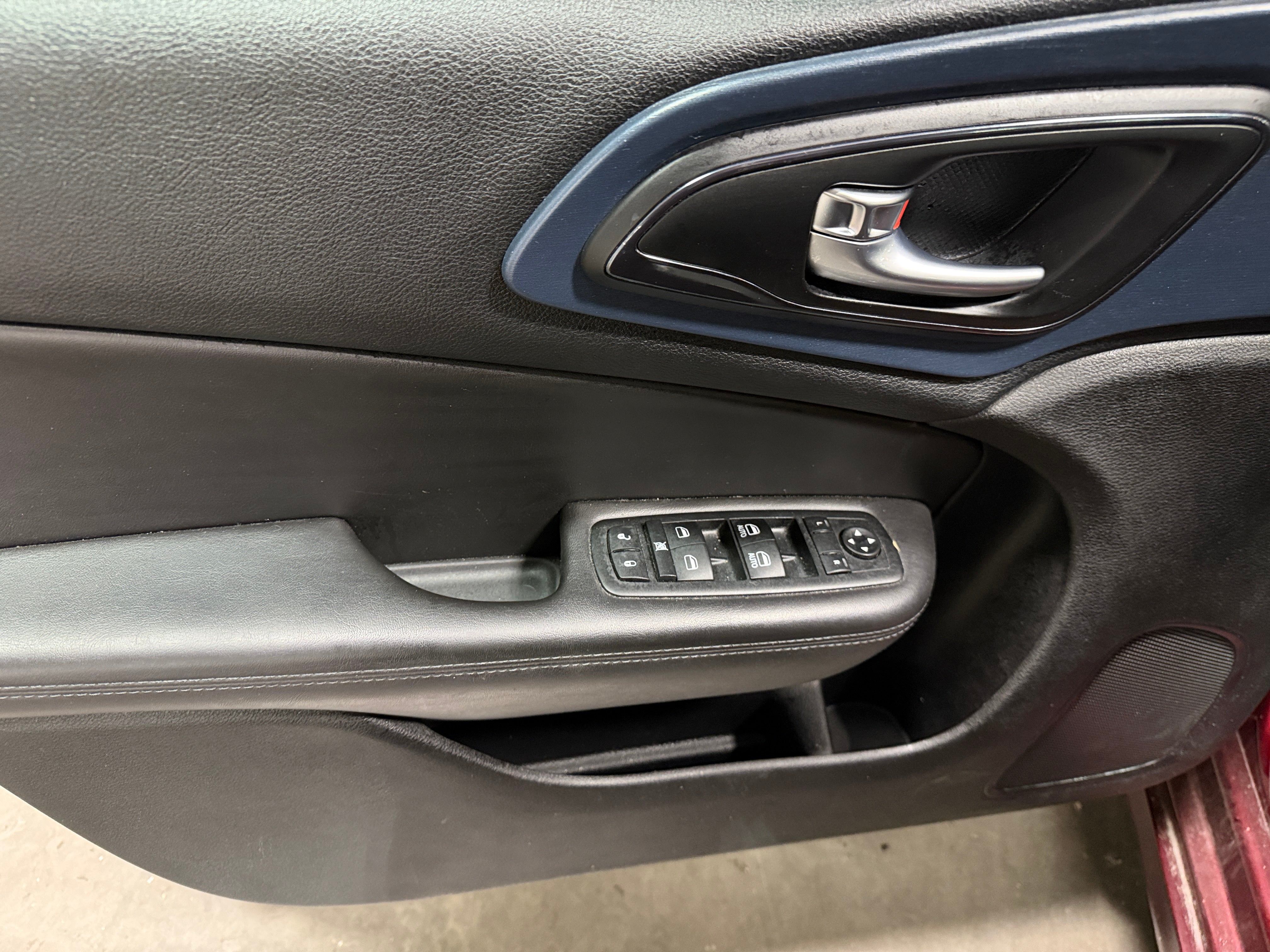 Used 2015 Chrysler 200 S with VIN 1C3CCCBB1FN633921 for sale in Auburn, WA