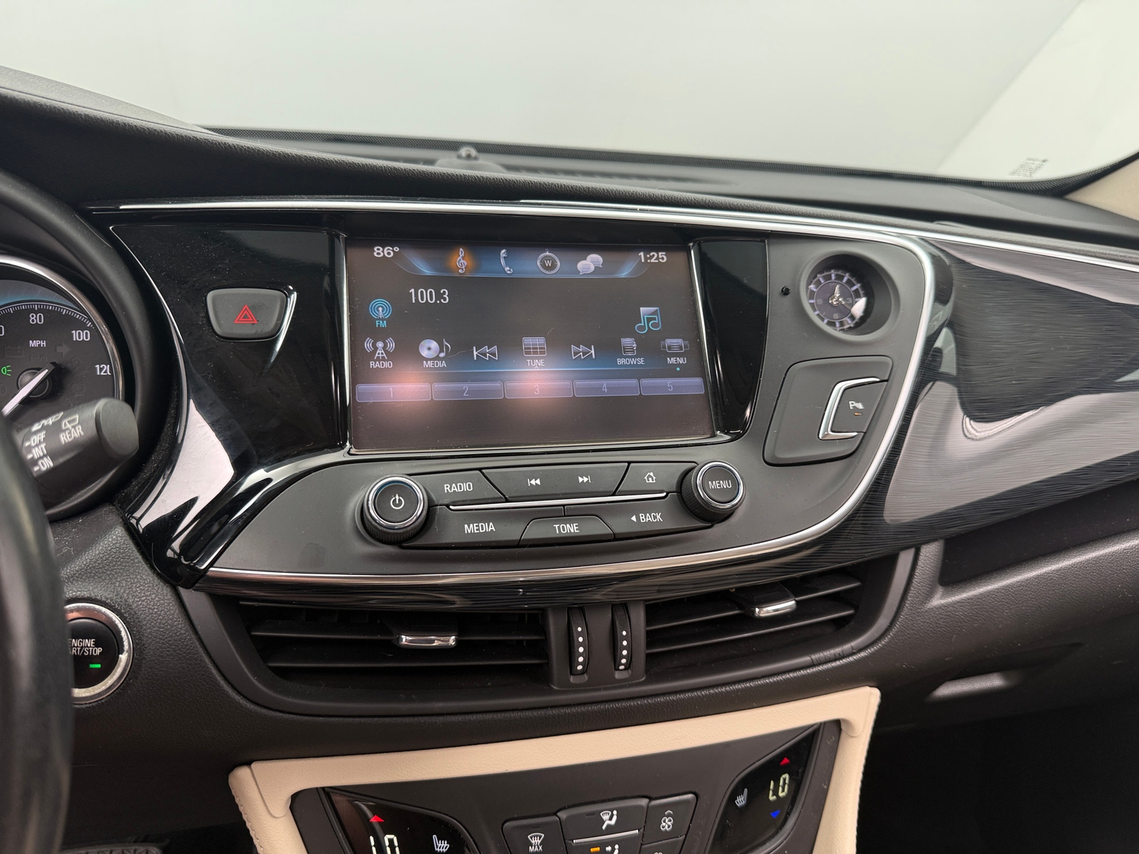 Thumbnail: 2018 Buick Envision - 4