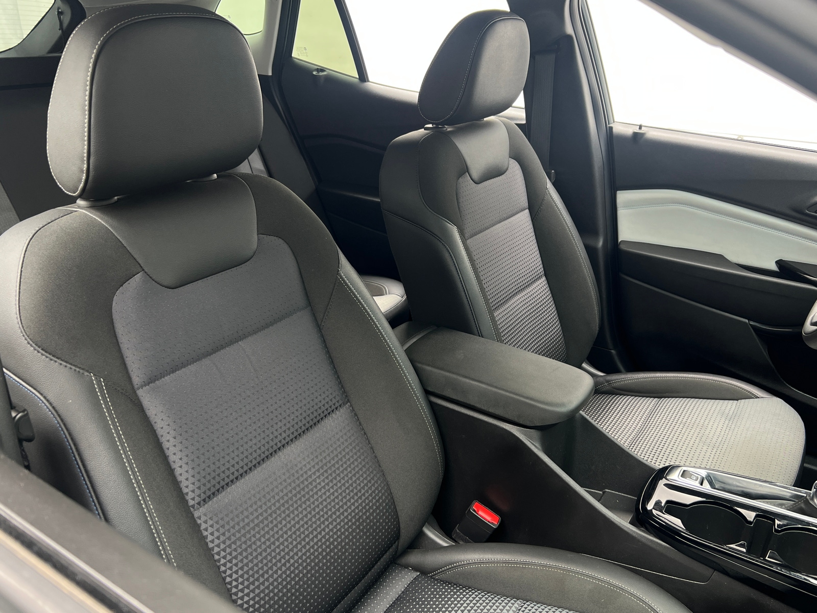 Thumbnail: 2025 Chevrolet Trax - 2