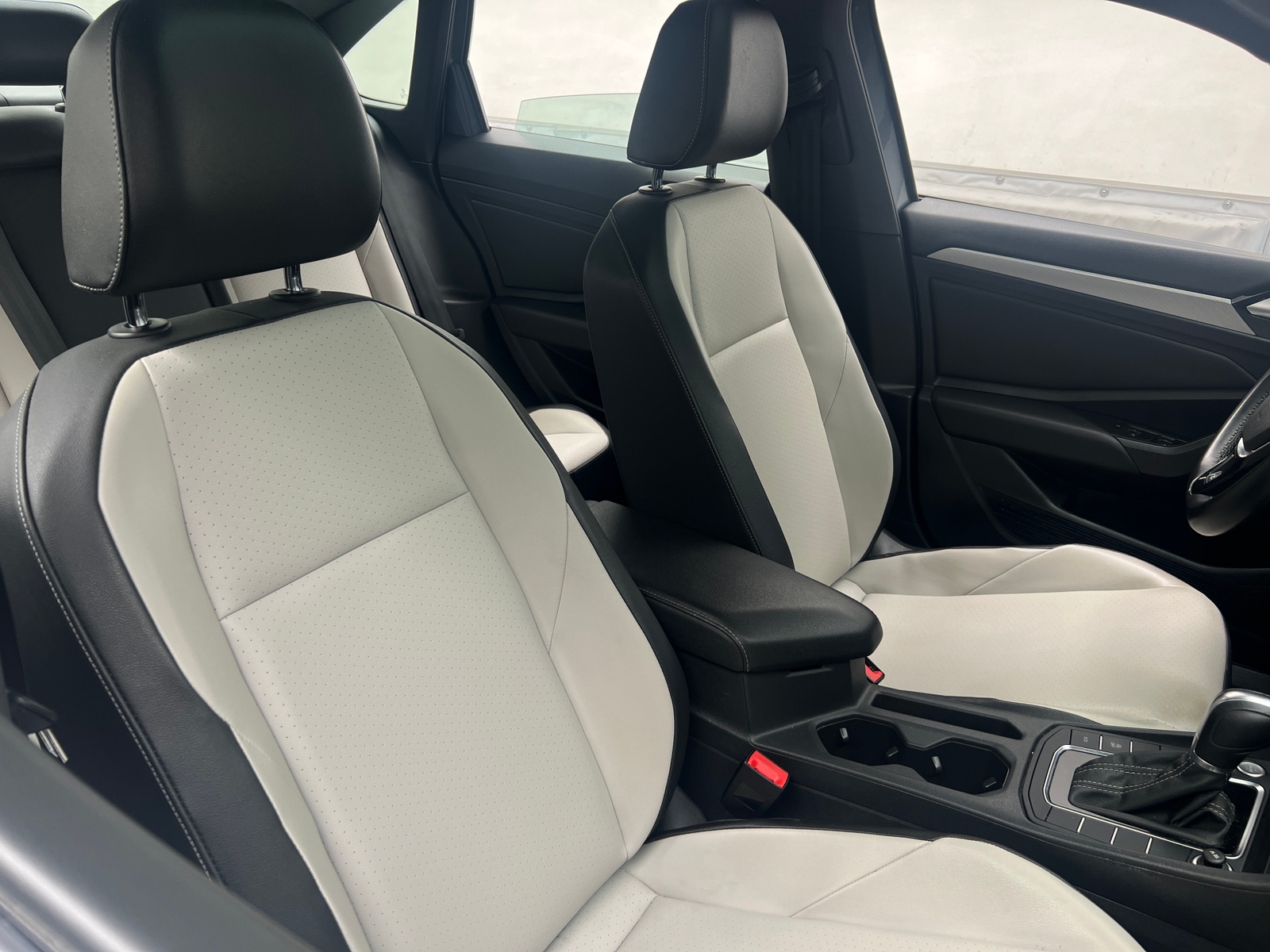 Thumbnail: 2019 Volkswagen Jetta - 2