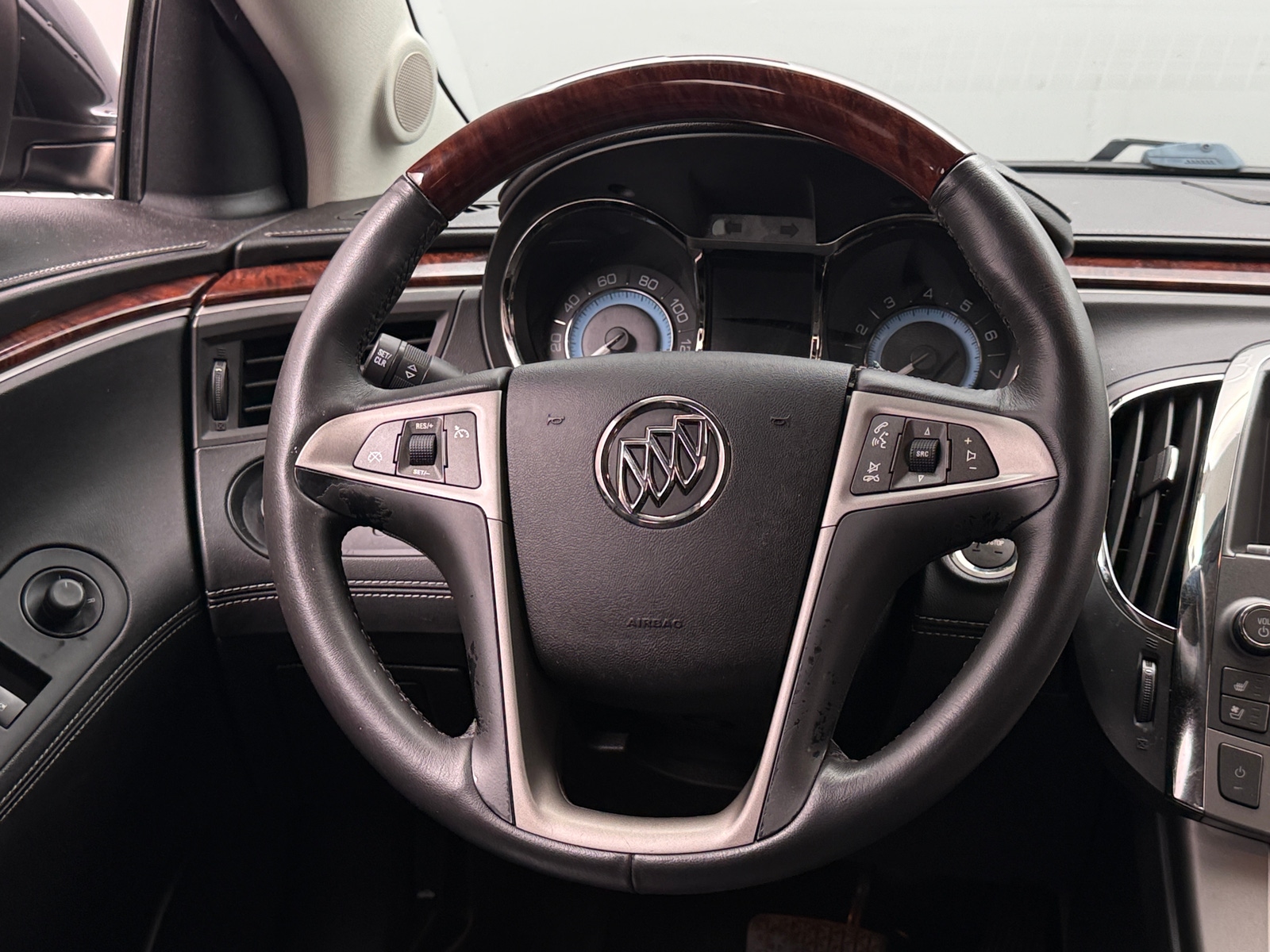 Thumbnail: 2011 Buick LaCrosse - 4