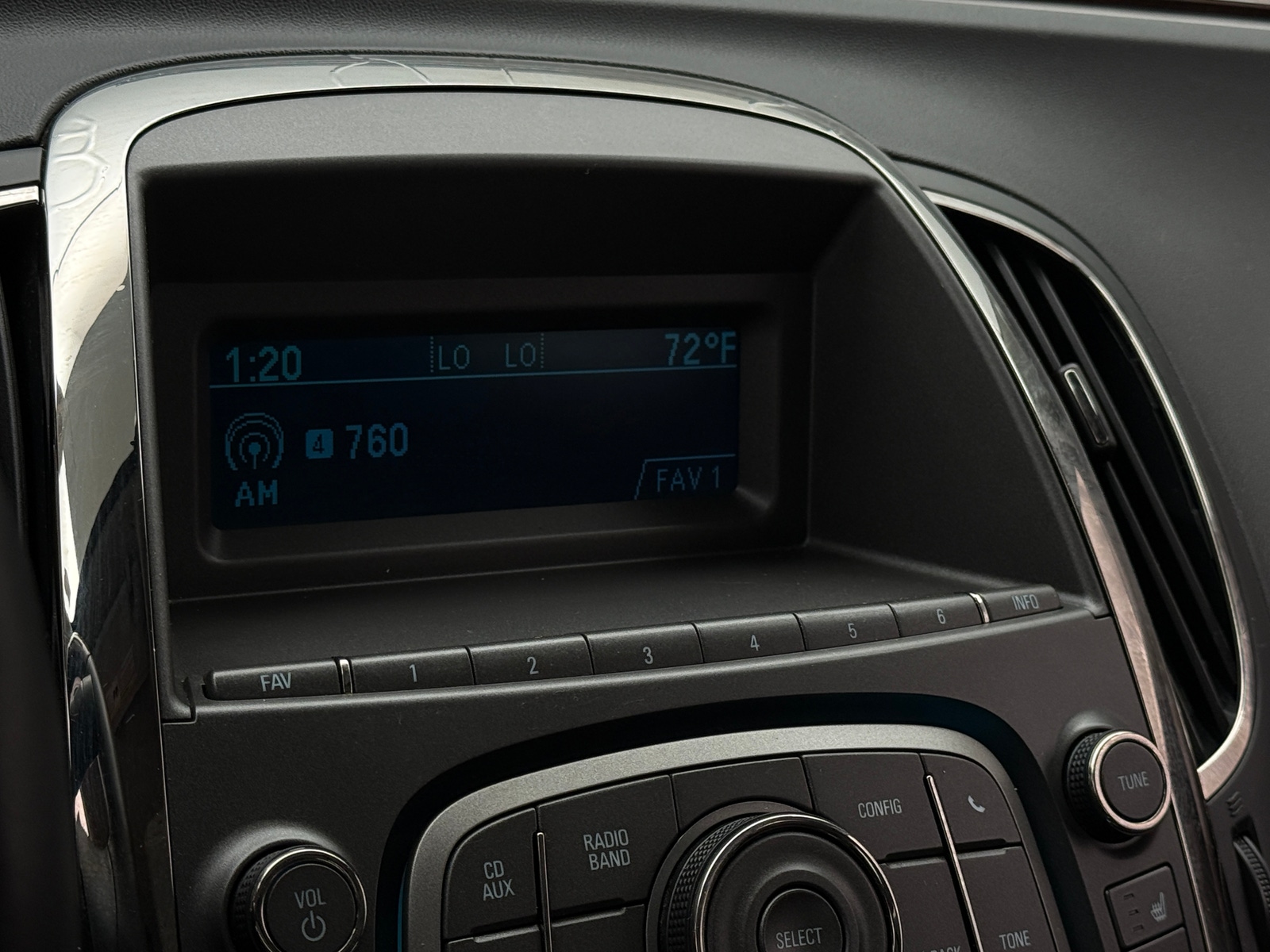 Thumbnail: 2011 Buick LaCrosse - 3