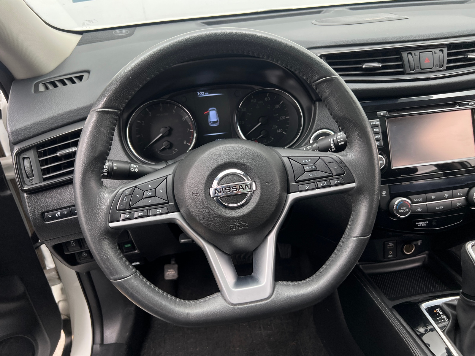 Thumbnail: 2017 Nissan Rogue - 4
