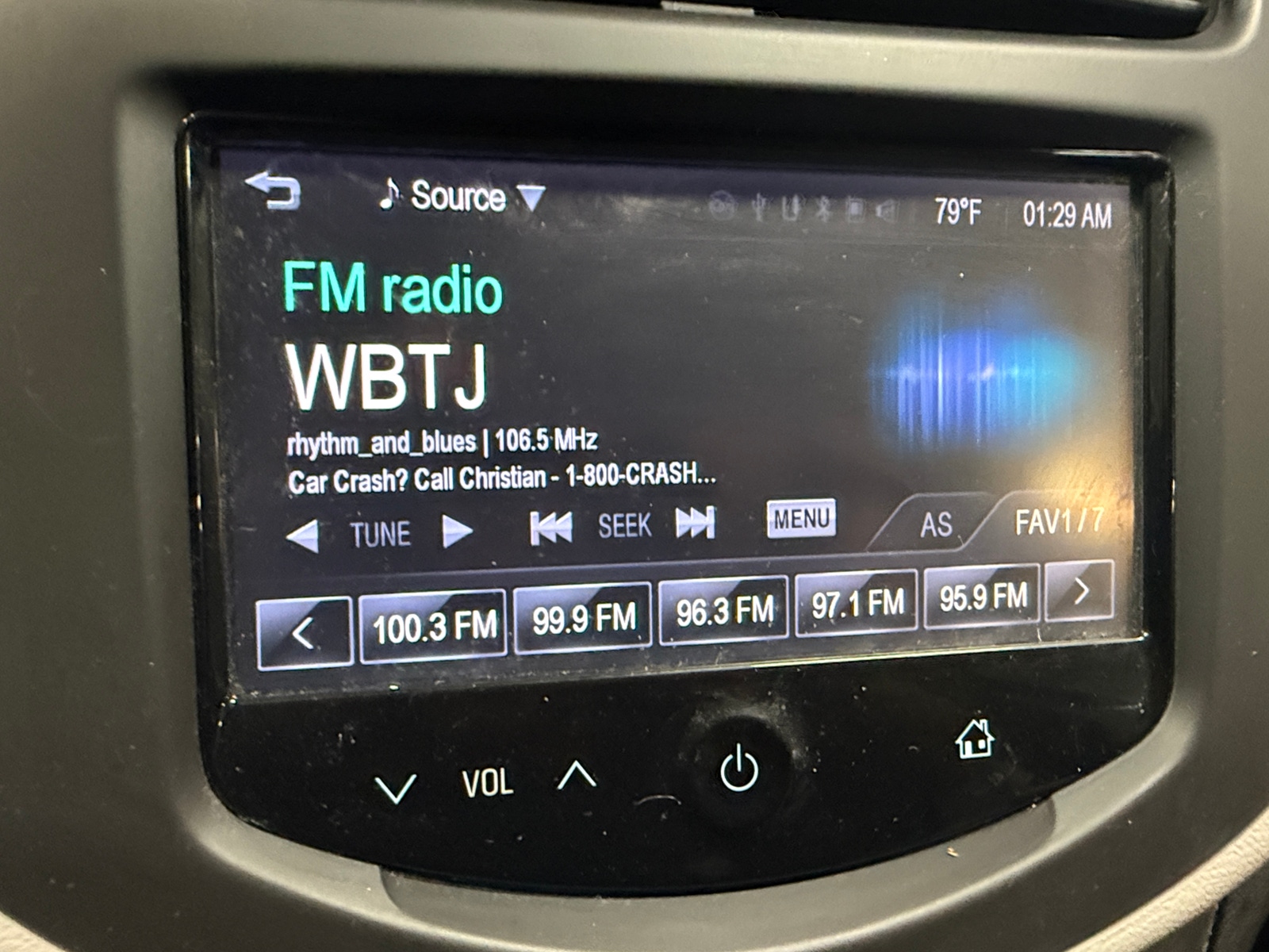 Thumbnail: 2016 Chevrolet Trax - 3