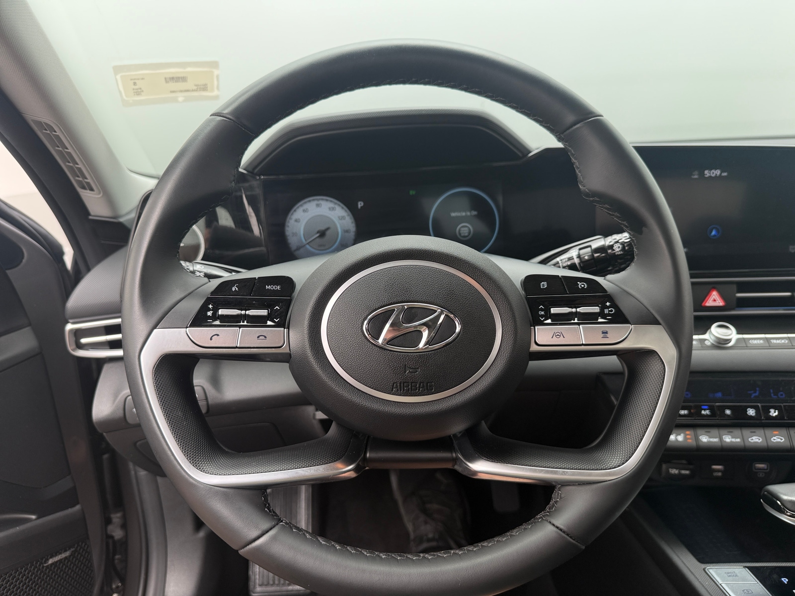 Thumbnail: 2021 Hyundai Elantra - 4