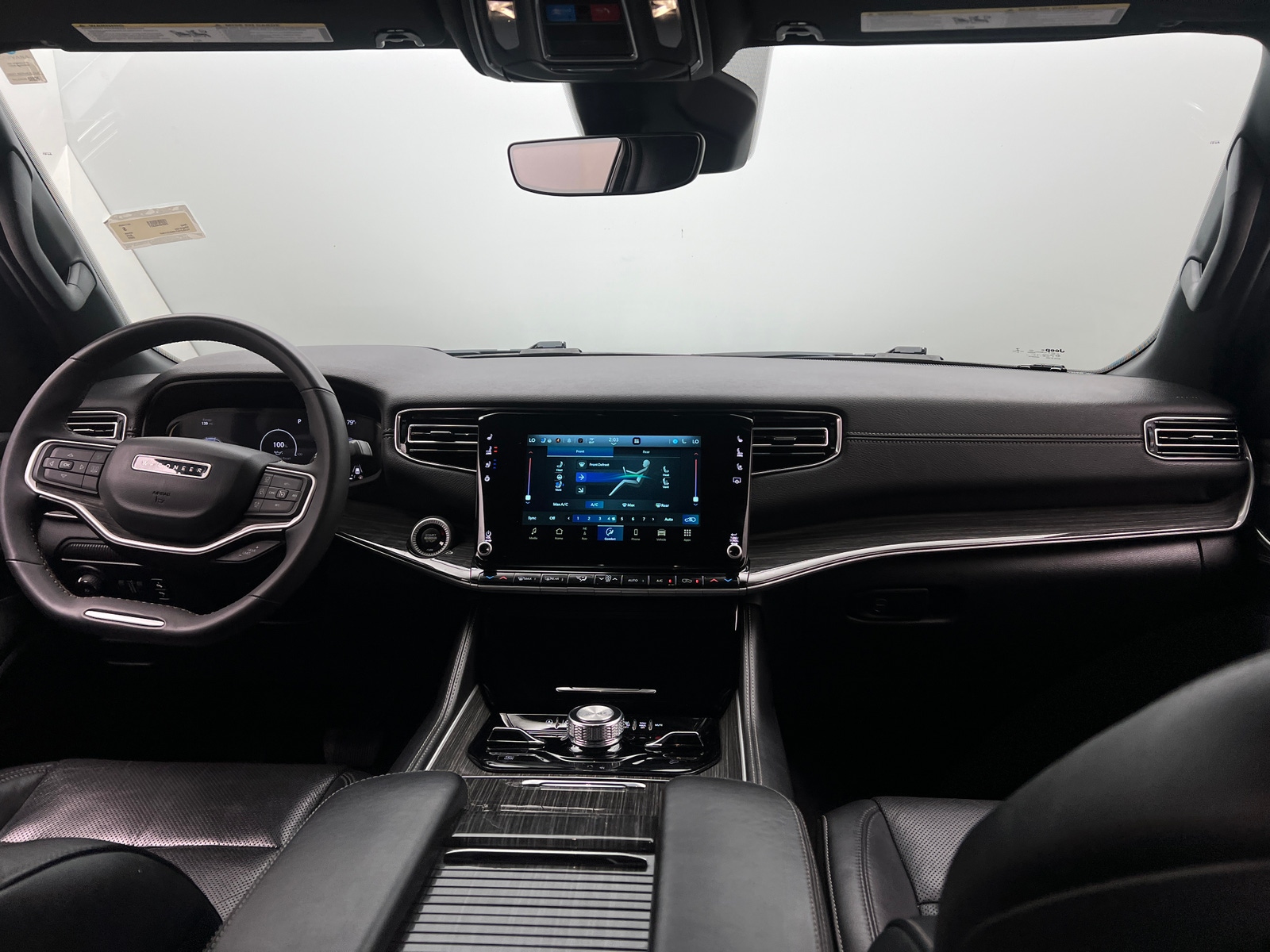 Thumbnail: 2022 Jeep Wagoneer - 2