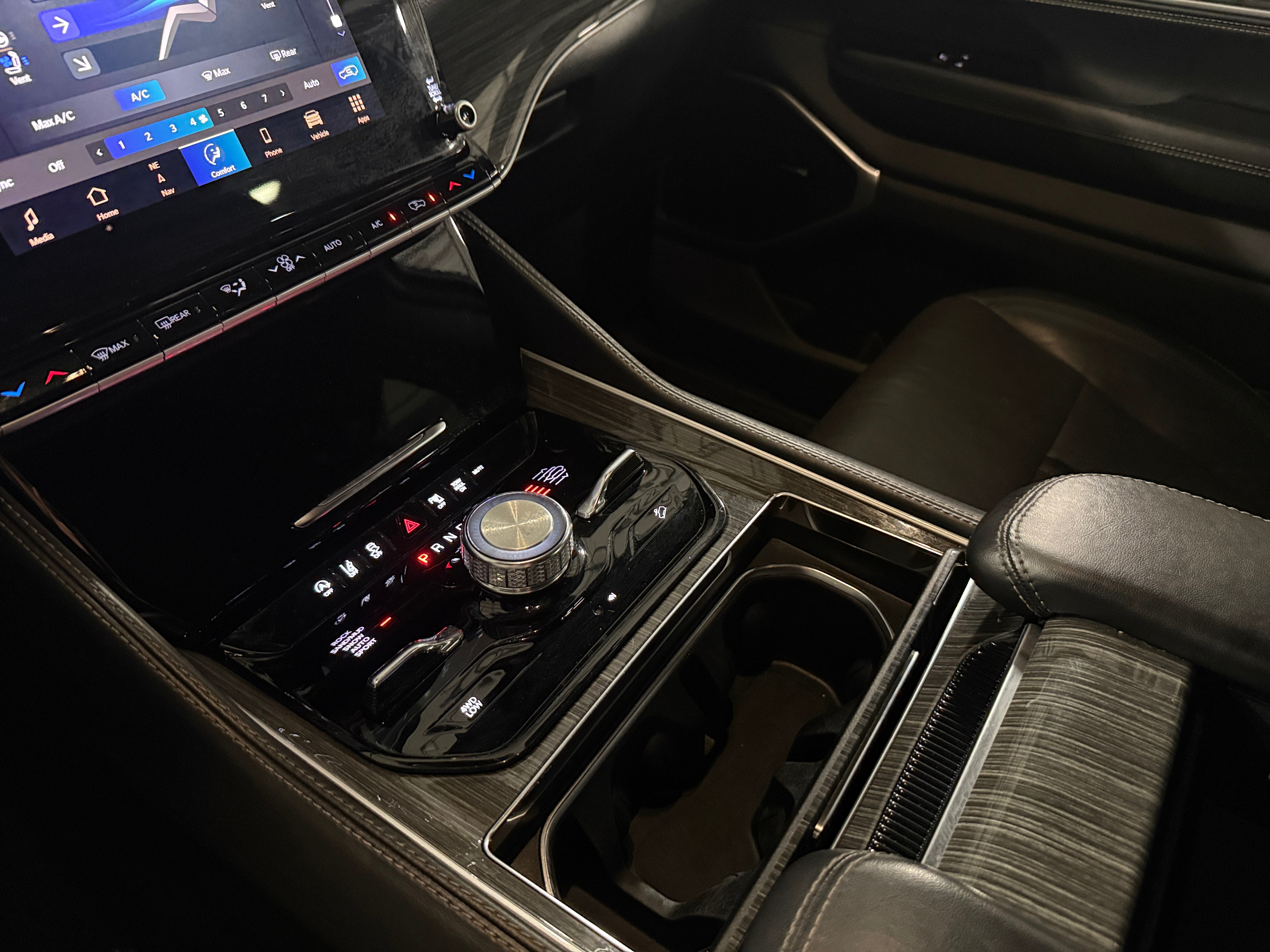 2022 Jeep Wagoneer Series III - Photo 2