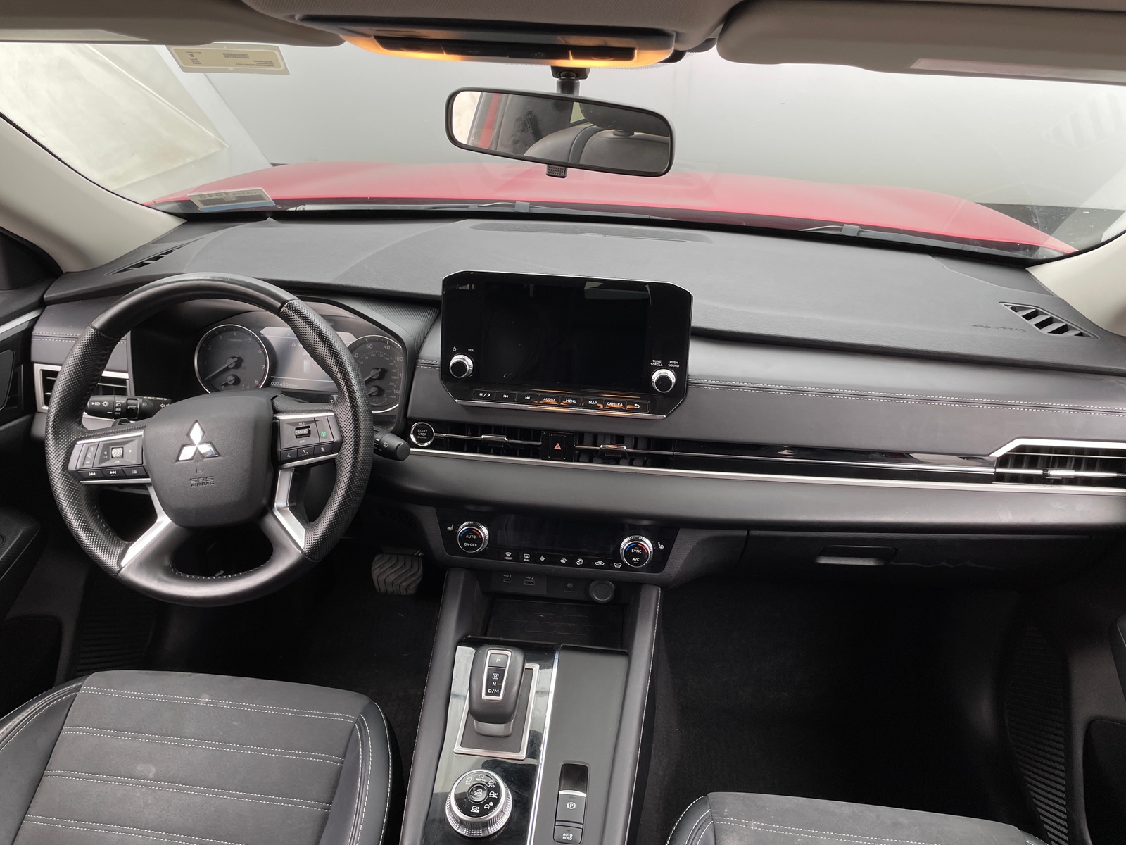 Thumbnail: 2024 Mitsubishi Outlander - 2