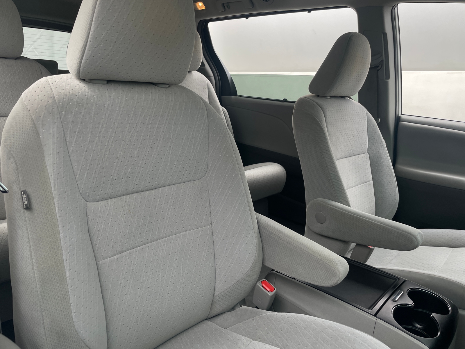 Thumbnail: 2020 Toyota Sienna - 2