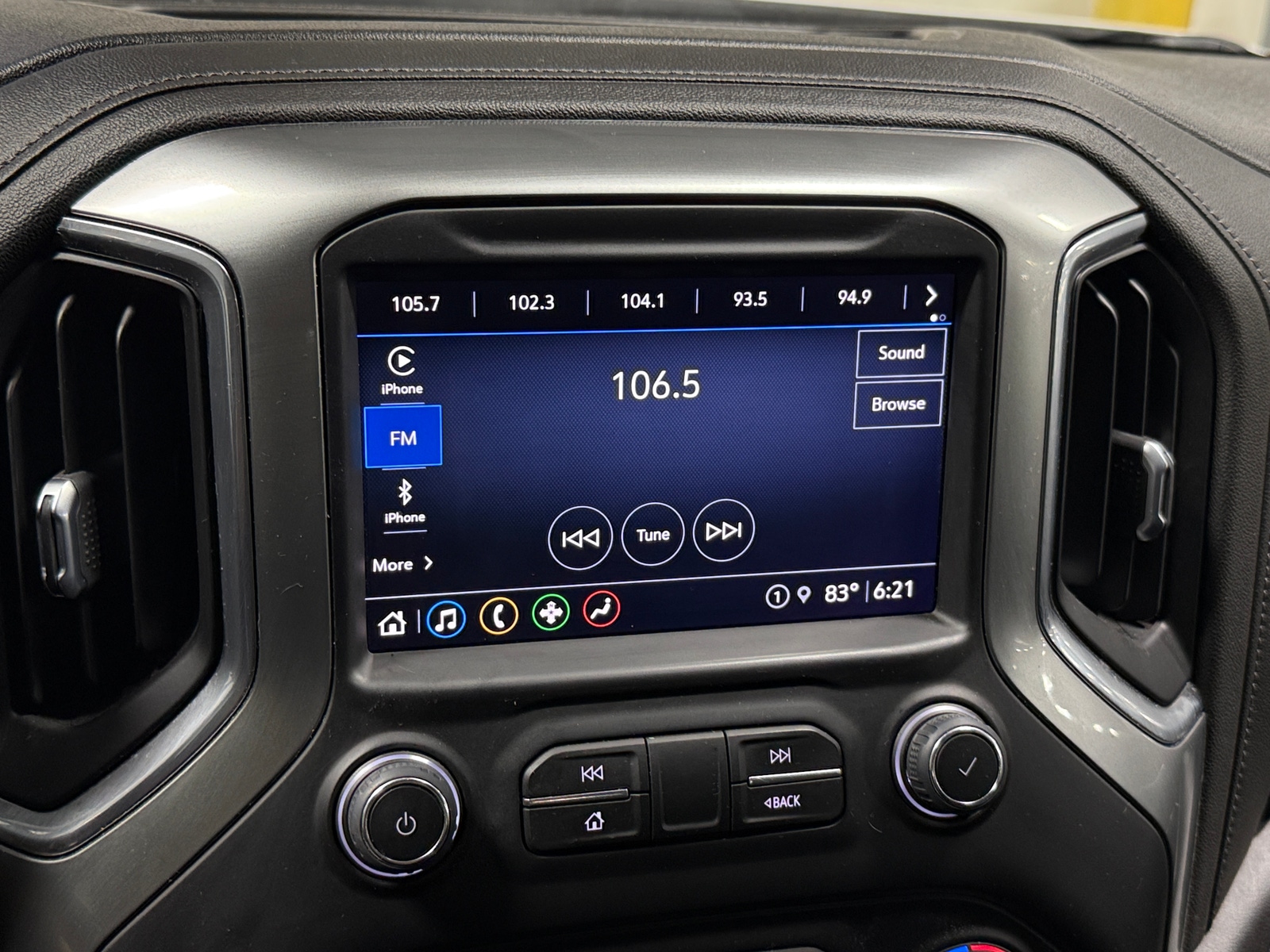 Thumbnail: 2022 Chevrolet Silverado 1500 - 4