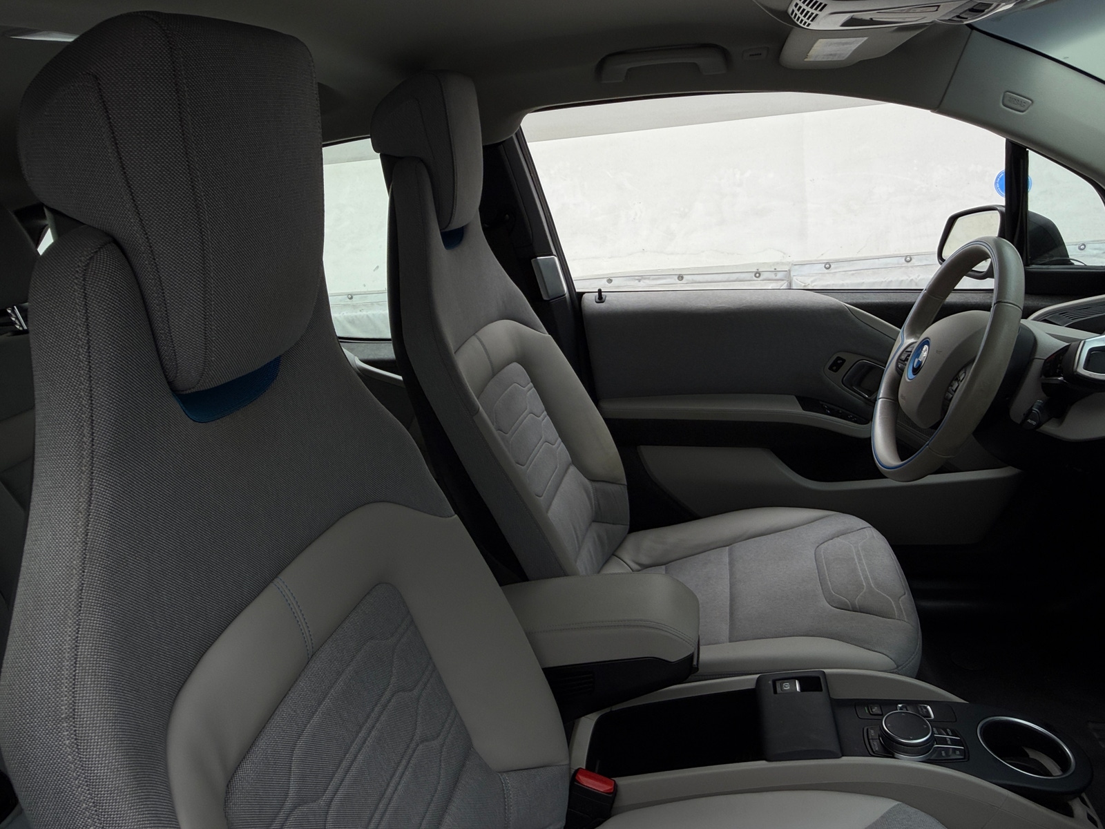 Thumbnail: 2017 BMW i3 - 2