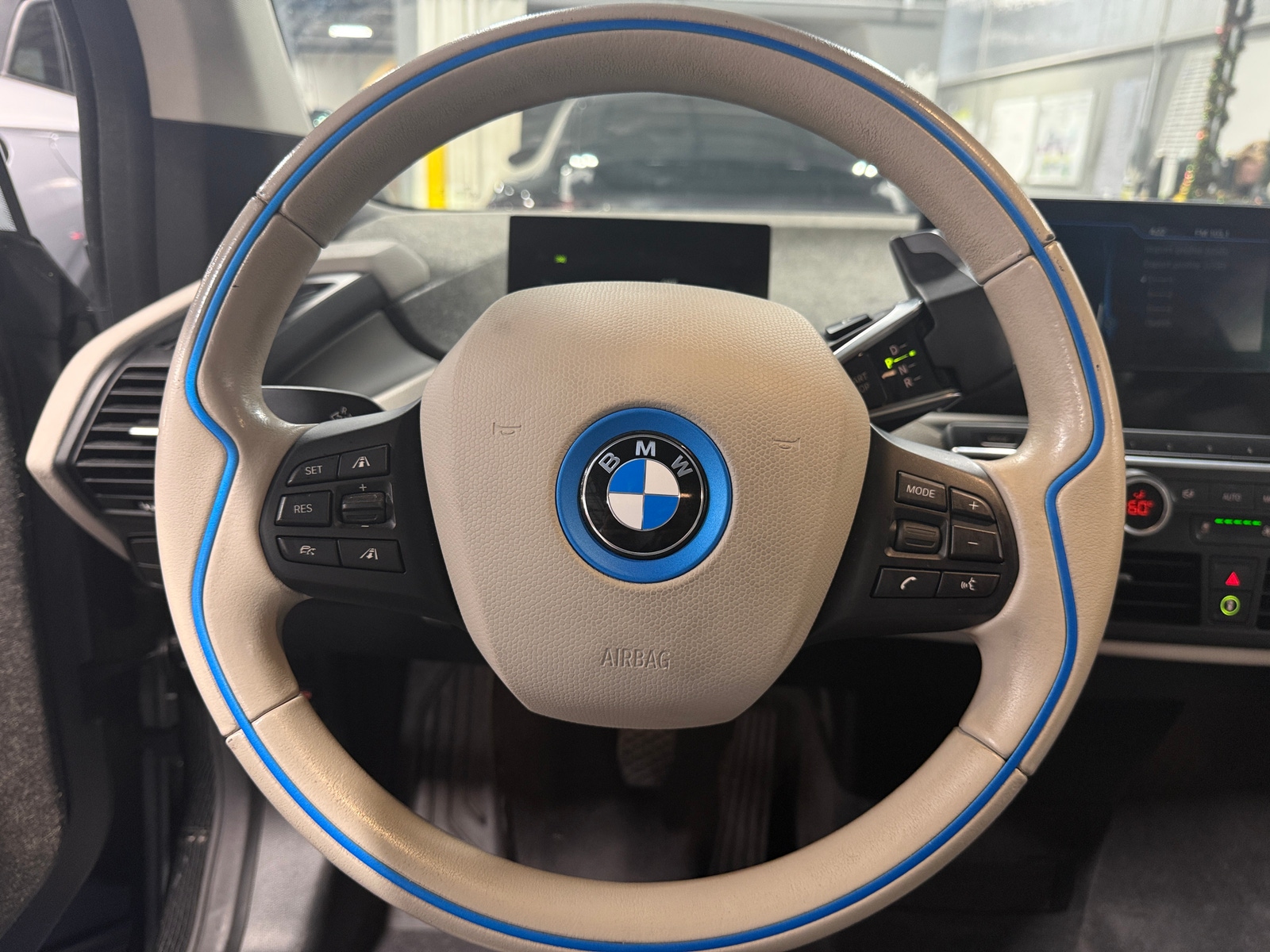 Thumbnail: 2017 BMW i3 - 5