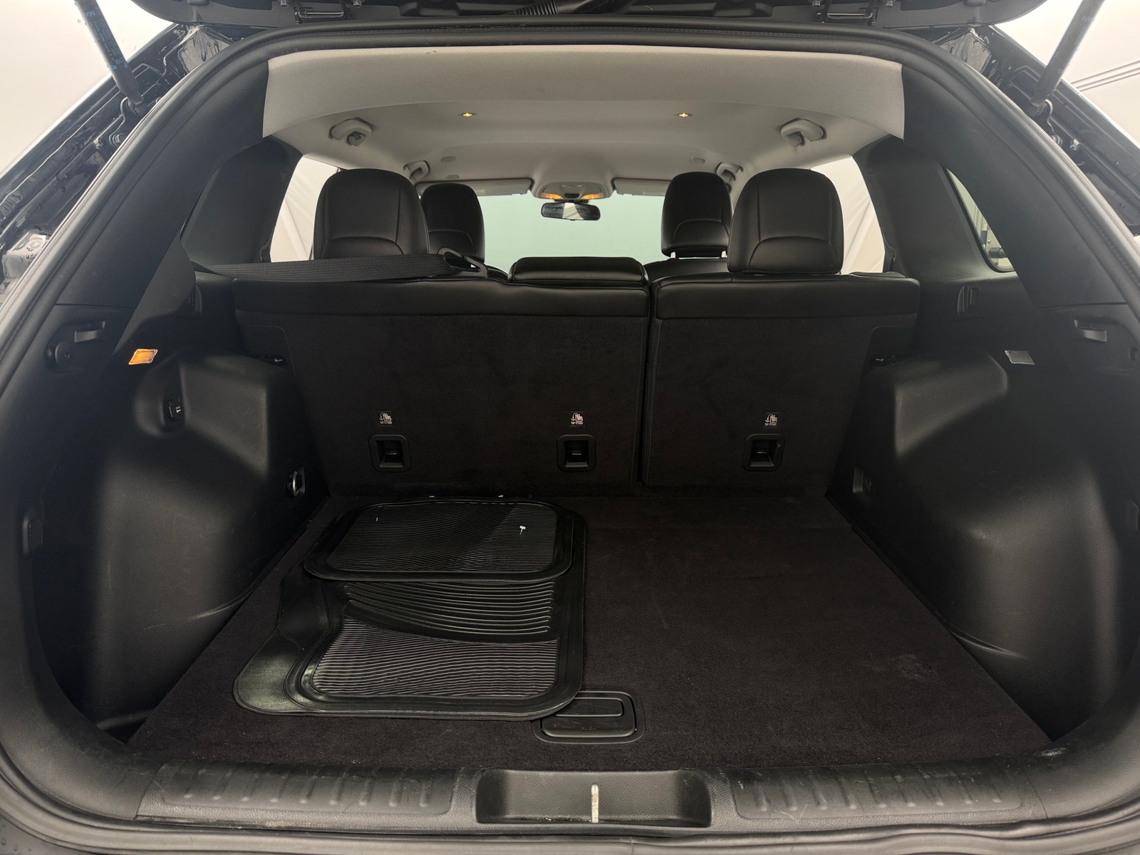 Thumbnail: 2019 Jeep Cherokee - 7