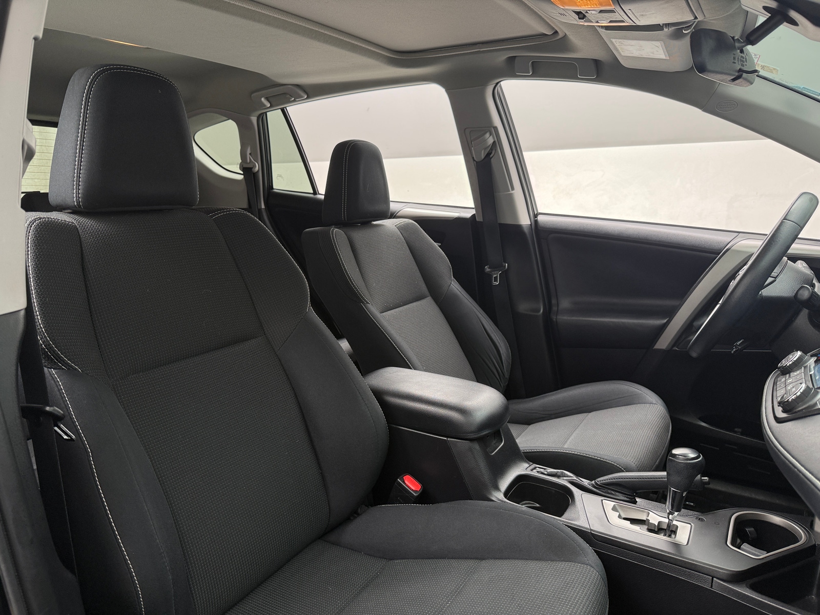 Thumbnail: 2016 Toyota RAV4 - 2
