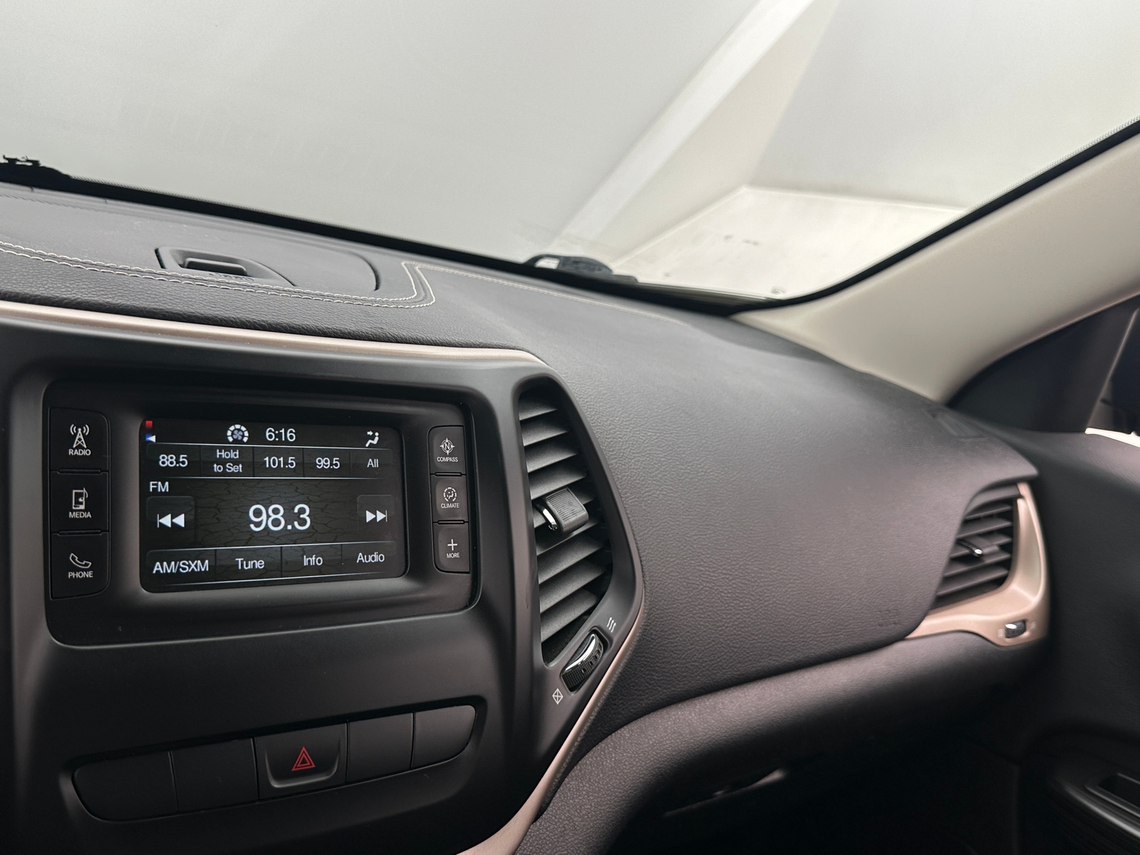 Thumbnail: 2014 Jeep Cherokee - 4