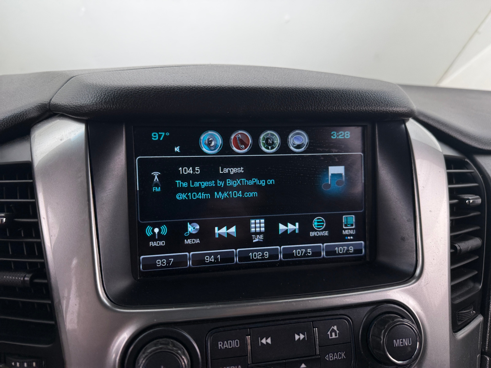 Thumbnail: 2020 Chevrolet Tahoe - 3