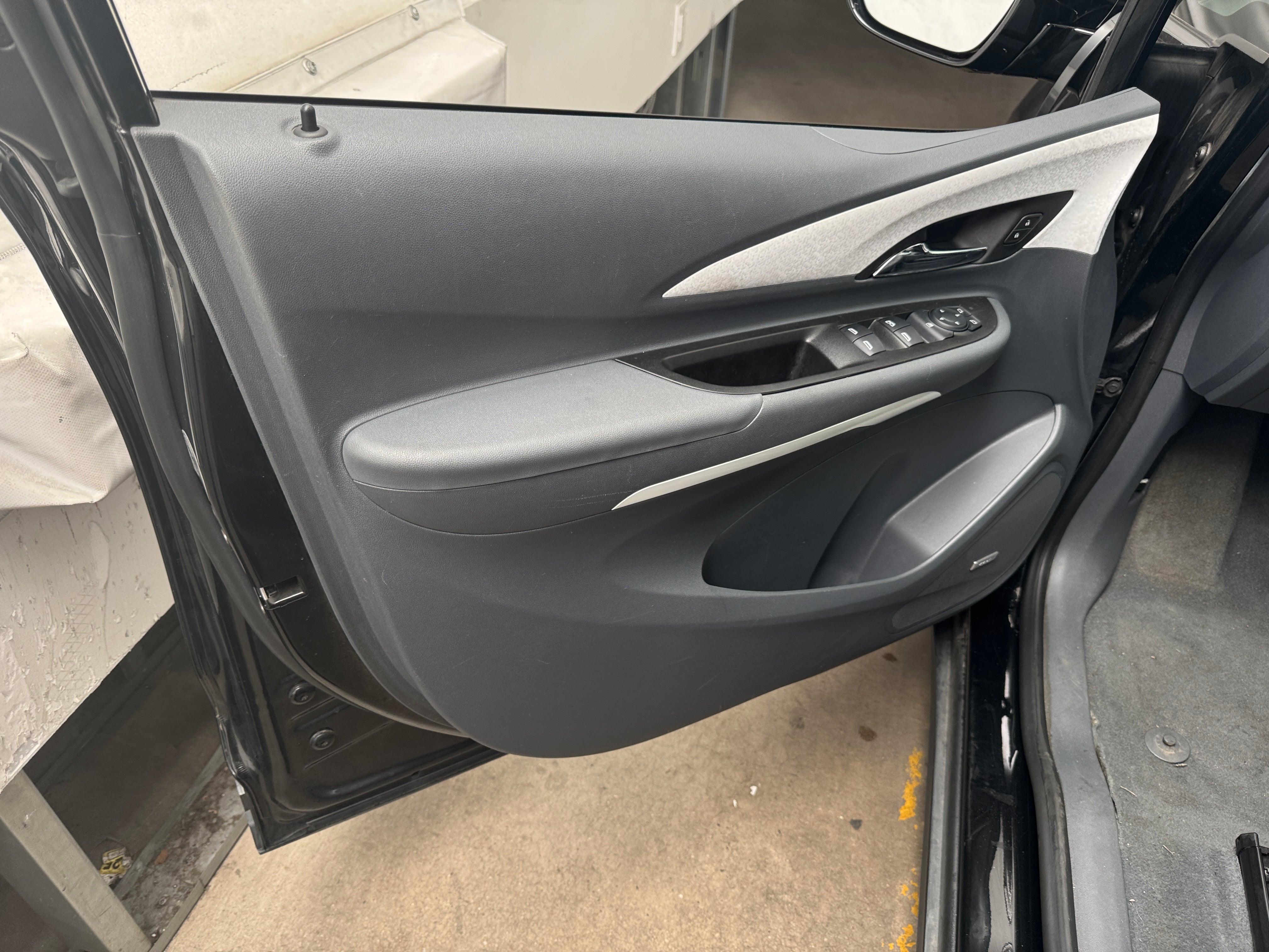 Used 2020 Chevrolet Bolt EV Premier with VIN 1G1FZ6S07L4149608 for sale in Oak Creek, WI