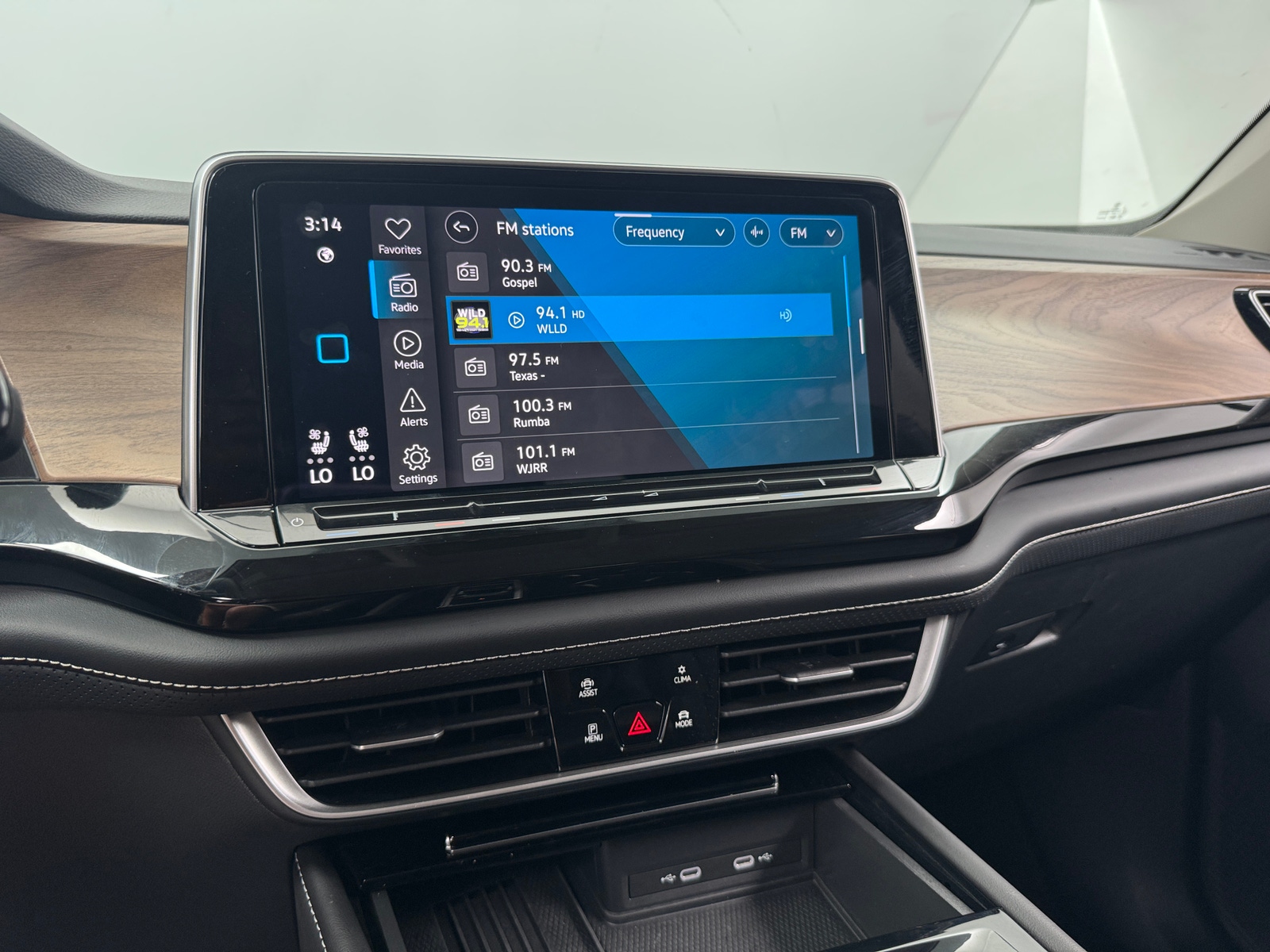 Thumbnail: 2026 Volkswagen Atlas - 3