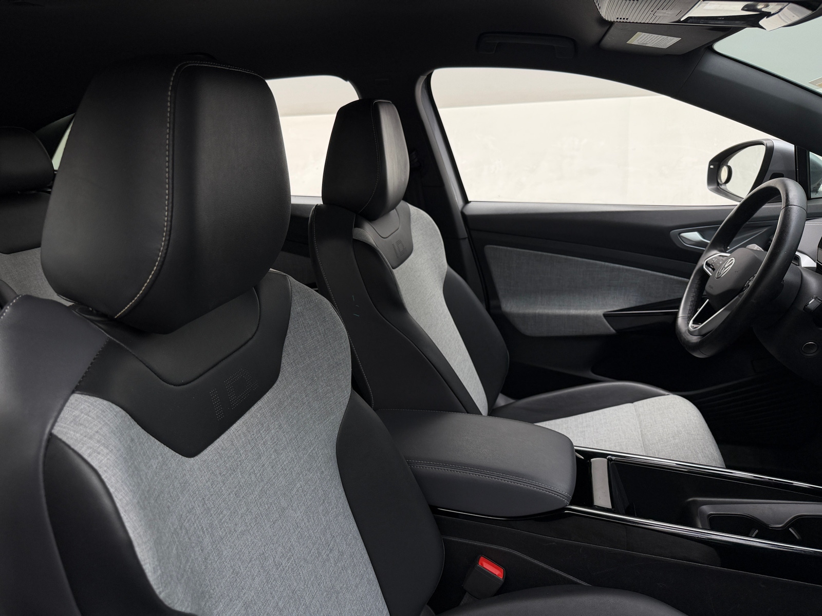 Thumbnail: 2023 Volkswagen ID.4 - 2