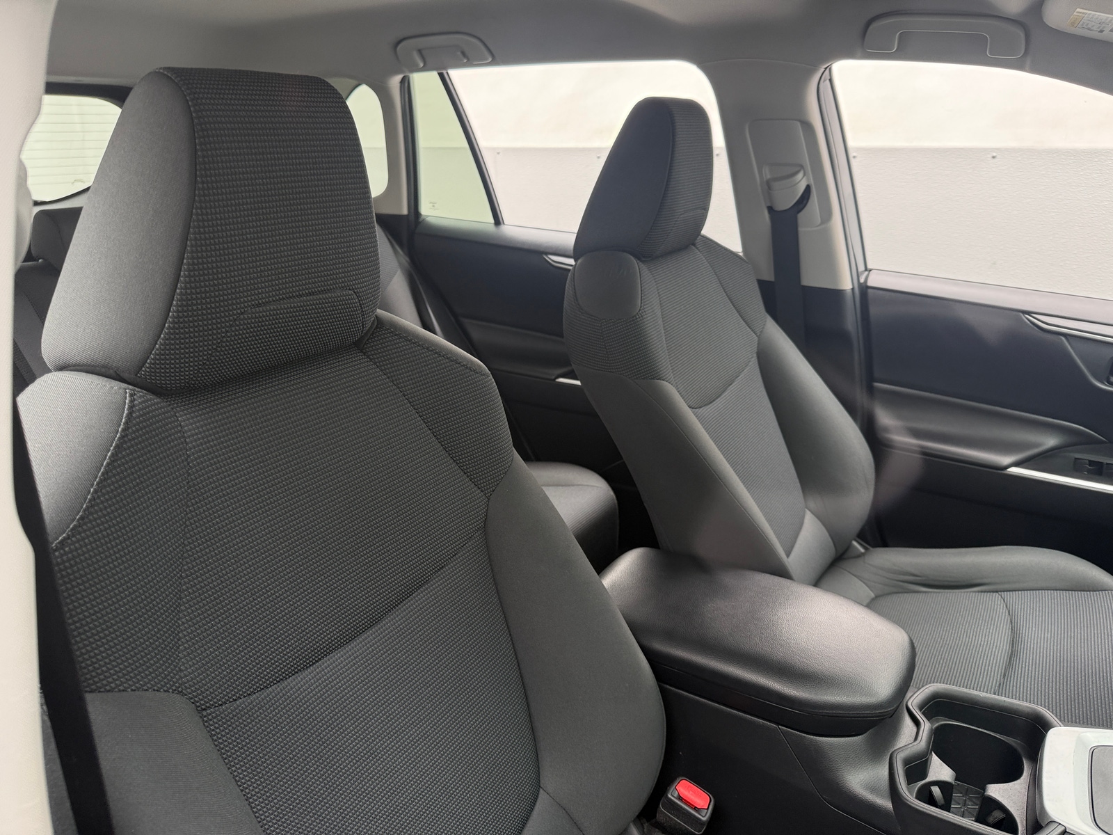 Thumbnail: 2020 Toyota RAV4 - 2