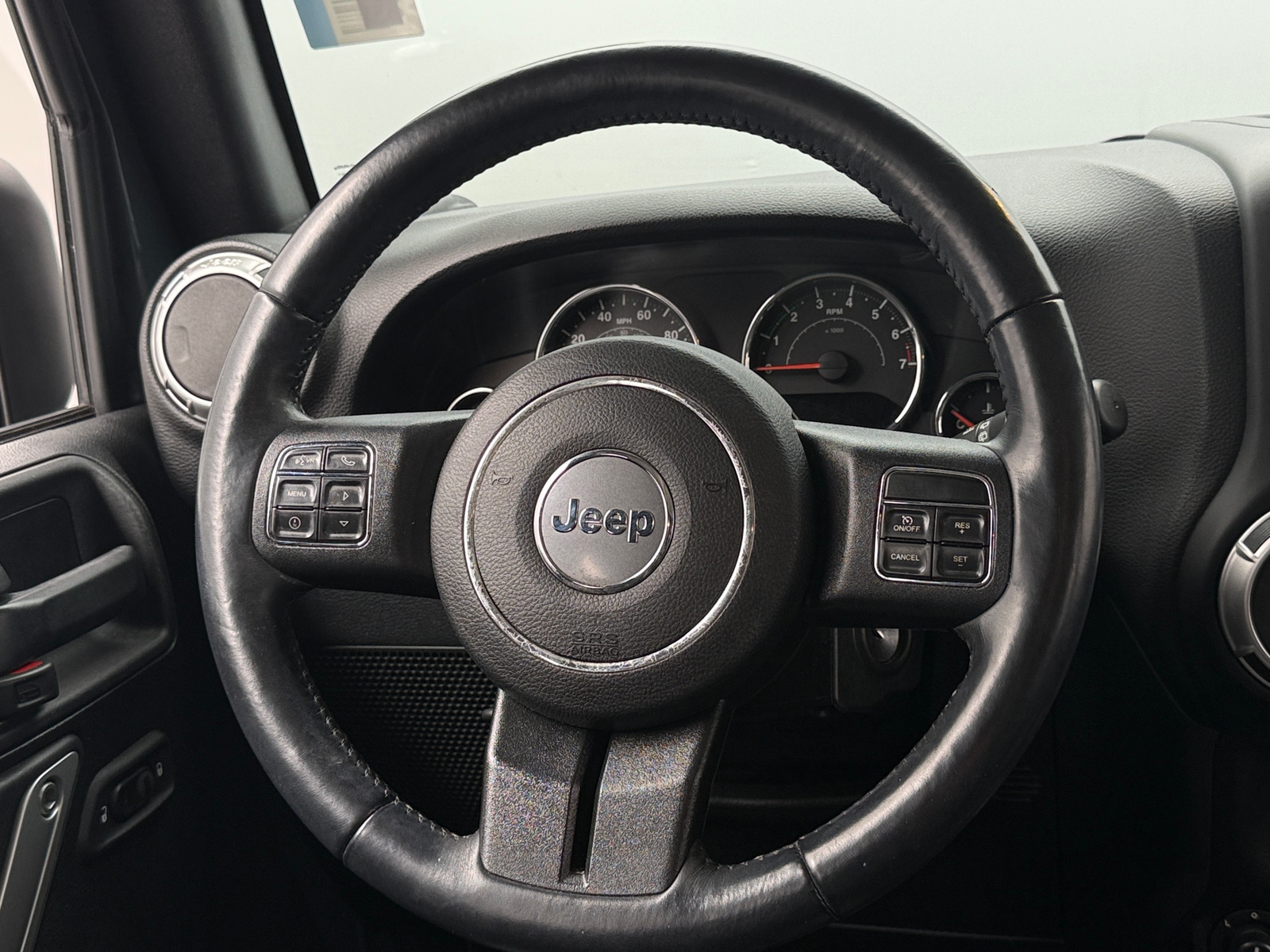 Thumbnail: 2017 Jeep Wrangler - 5