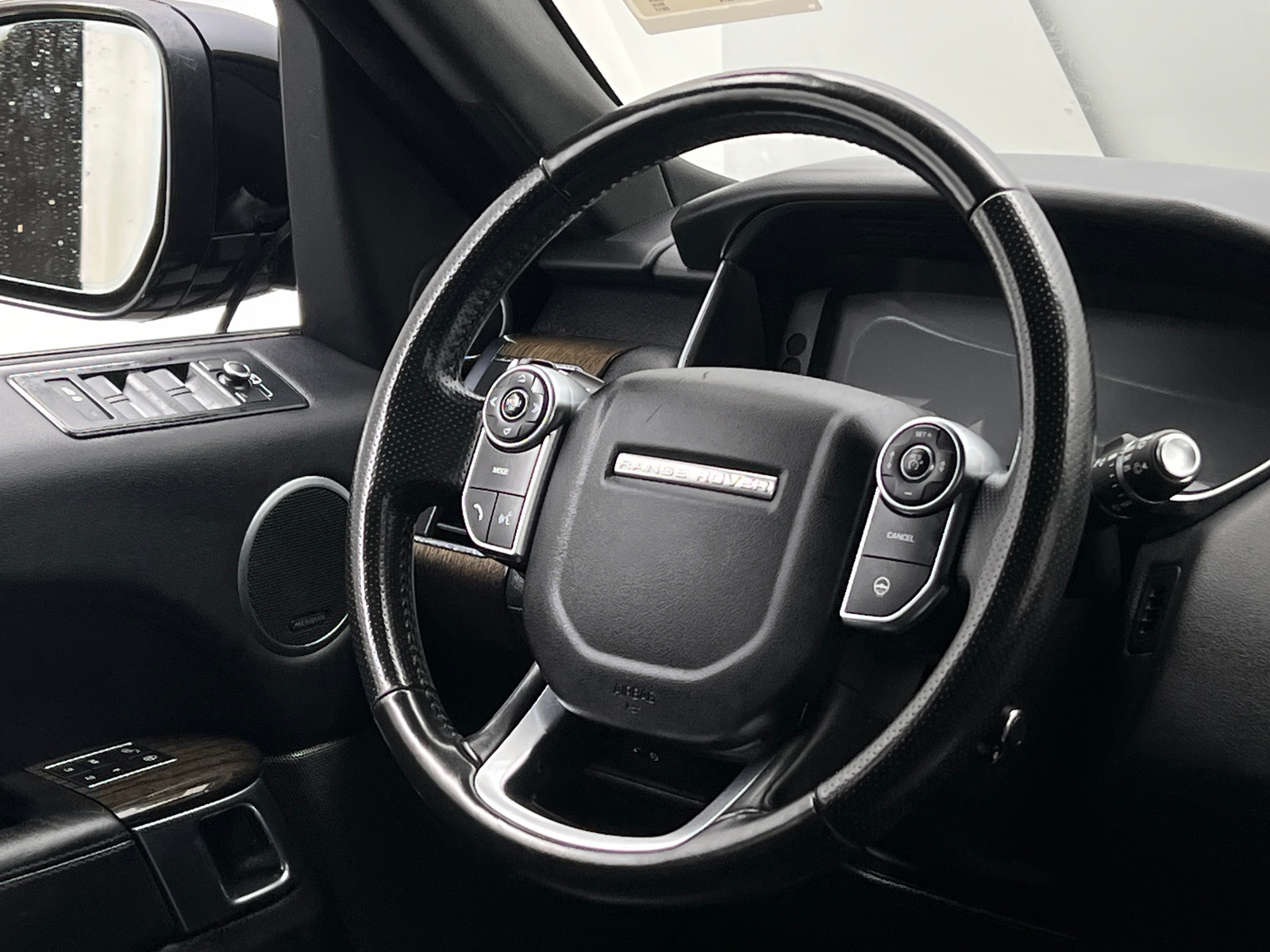 Thumbnail: 2017 Land Rover Range Rover Sport - 4