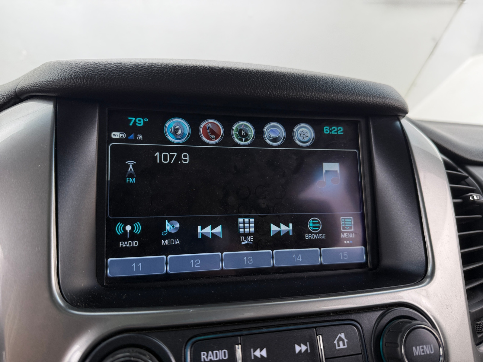 Thumbnail: 2020 Chevrolet Suburban - 3