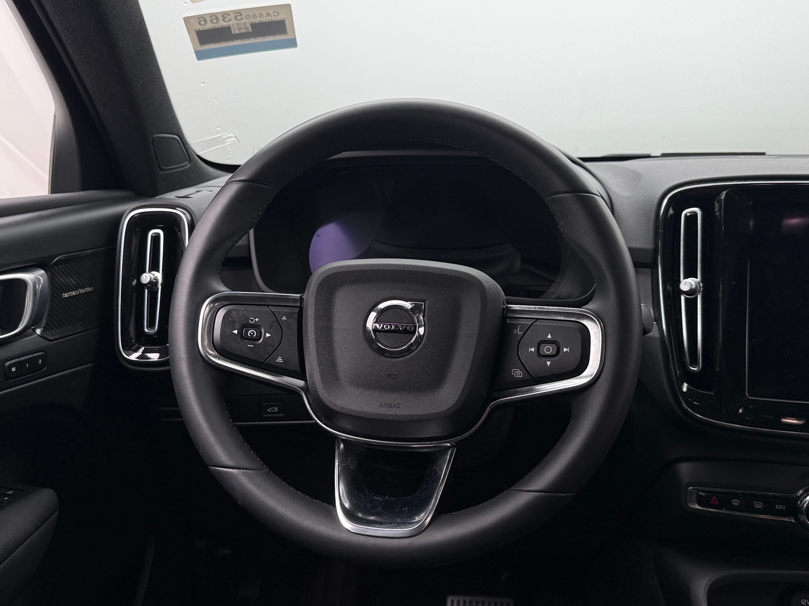 Thumbnail: 2023 Volvo C40 - 5