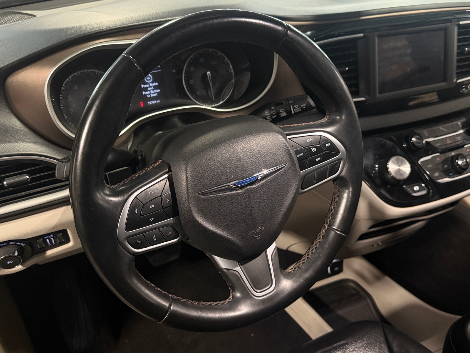 Thumbnail: 2018 Chrysler Pacifica - 4