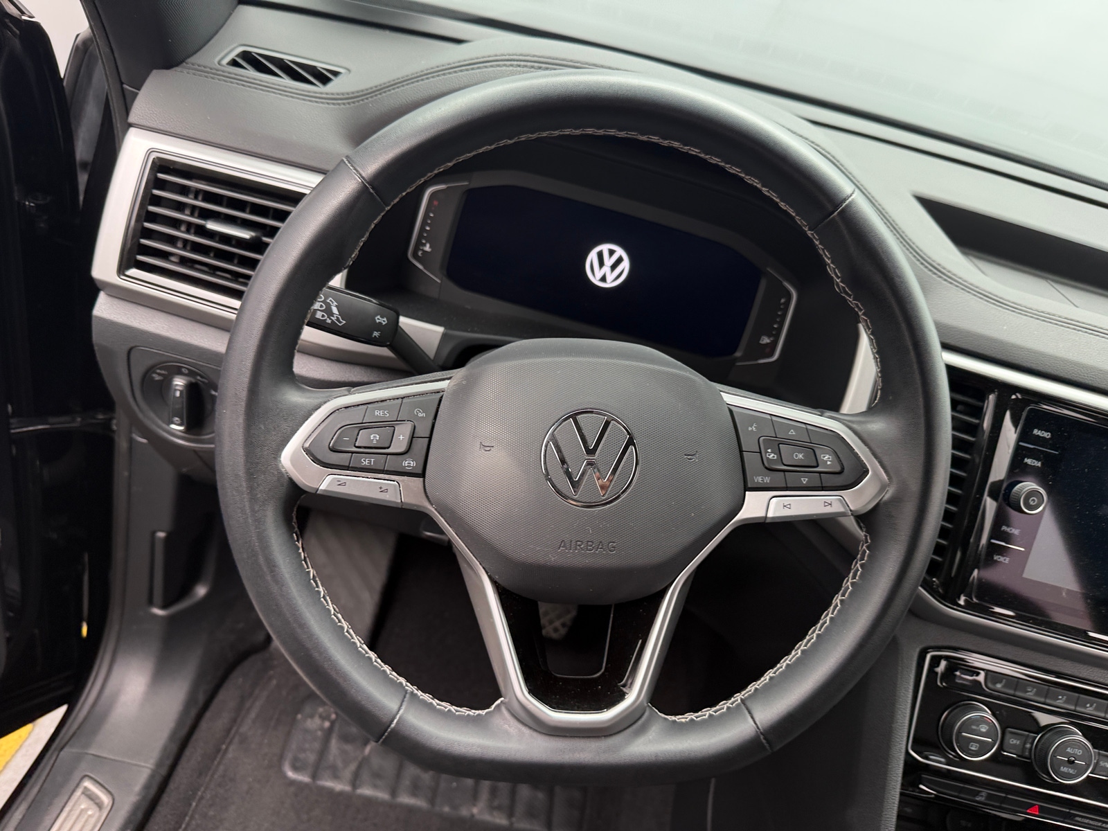 Thumbnail: 2022 Volkswagen Atlas - 4