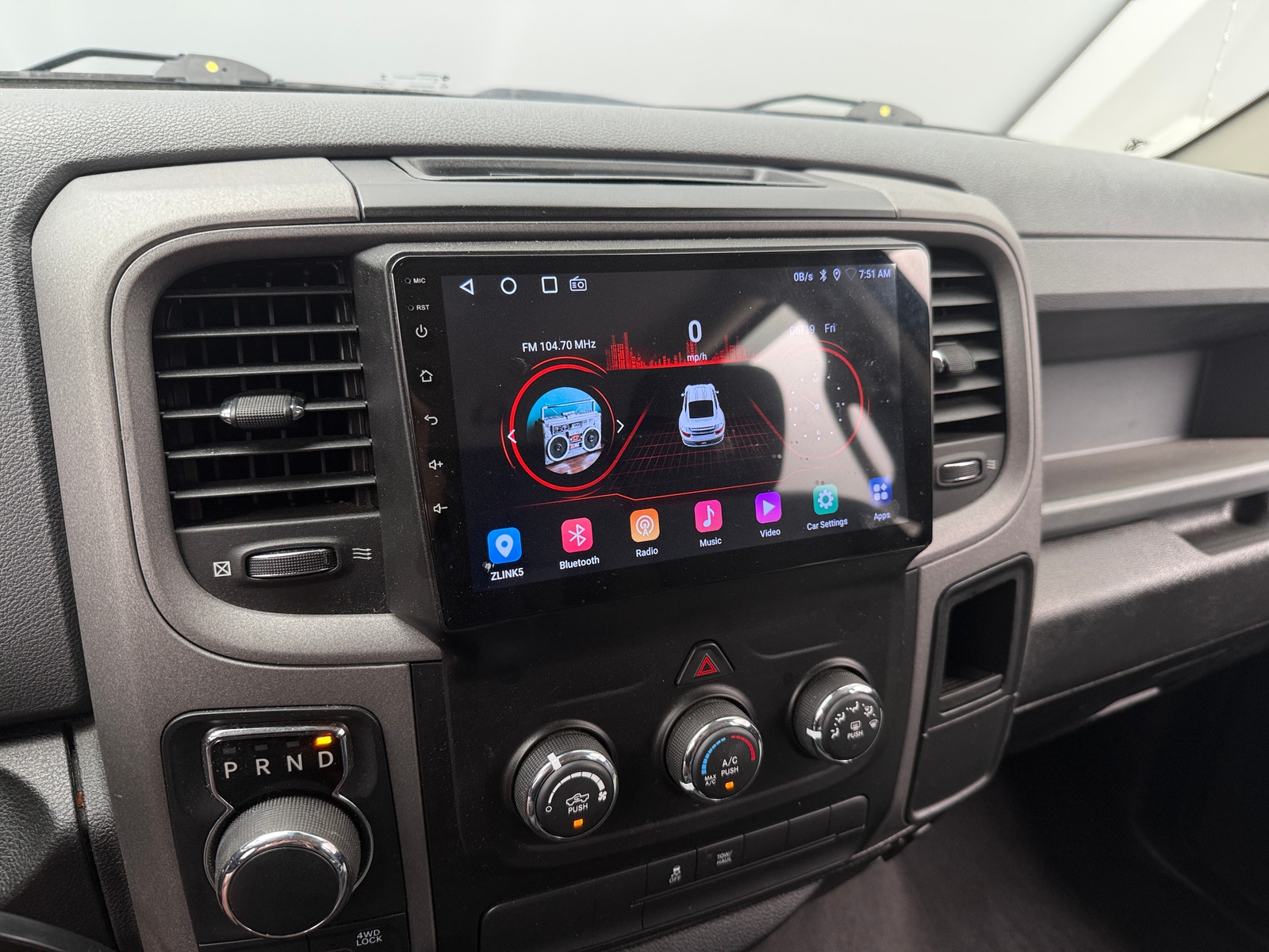 Thumbnail: 2019 RAM 1500 Classic - 4