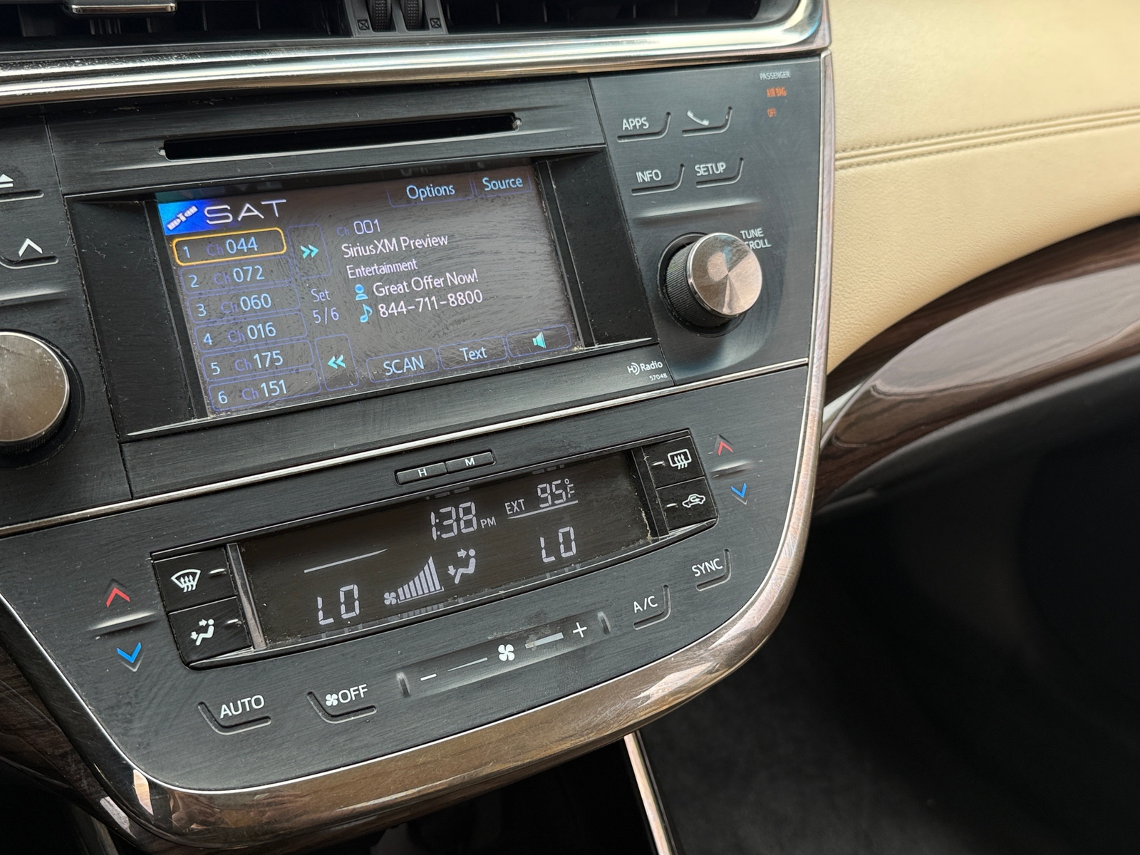 Thumbnail: 2013 Toyota Avalon - 3