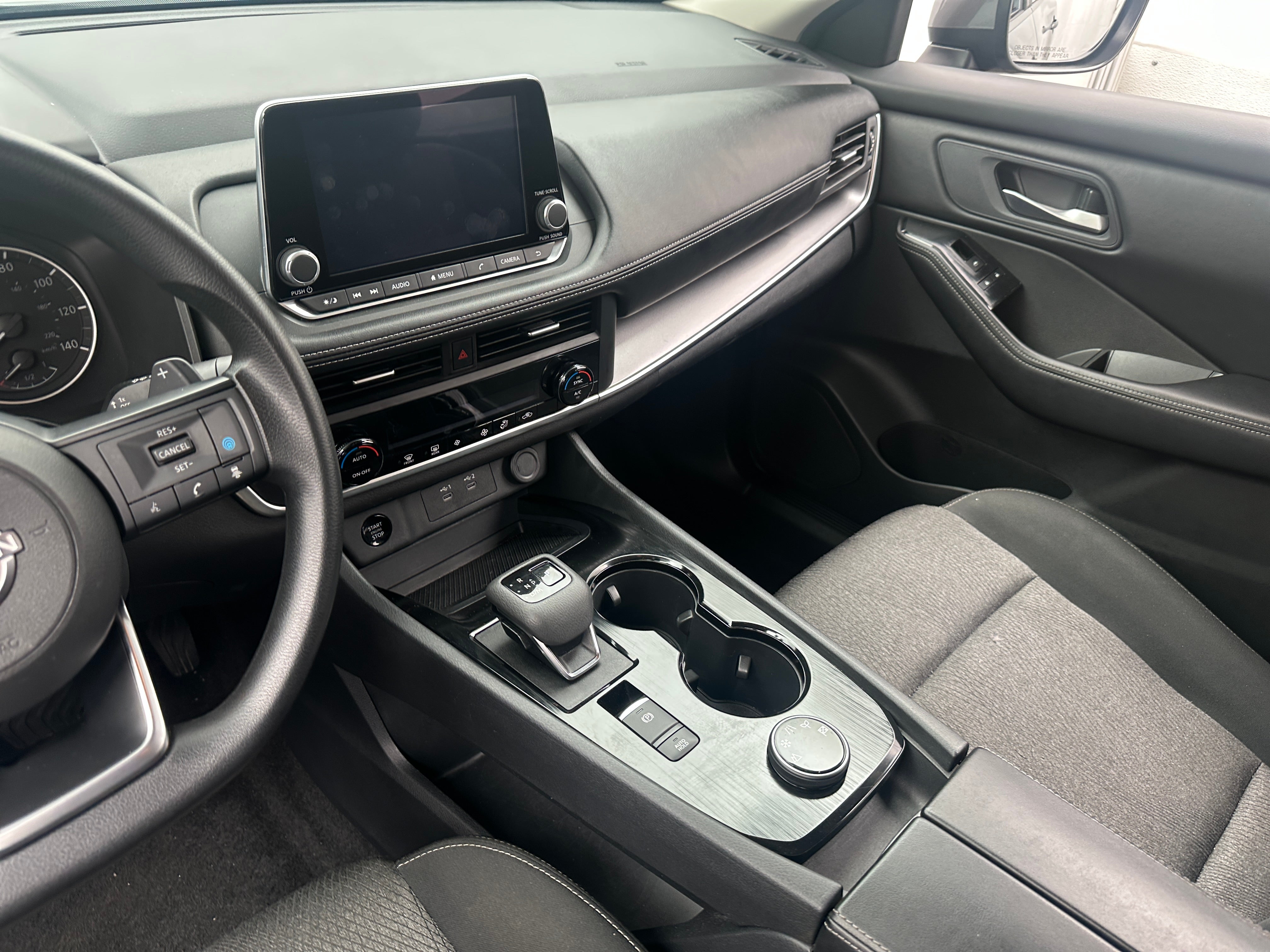 2024 Nissan Rogue SV - Photo 7